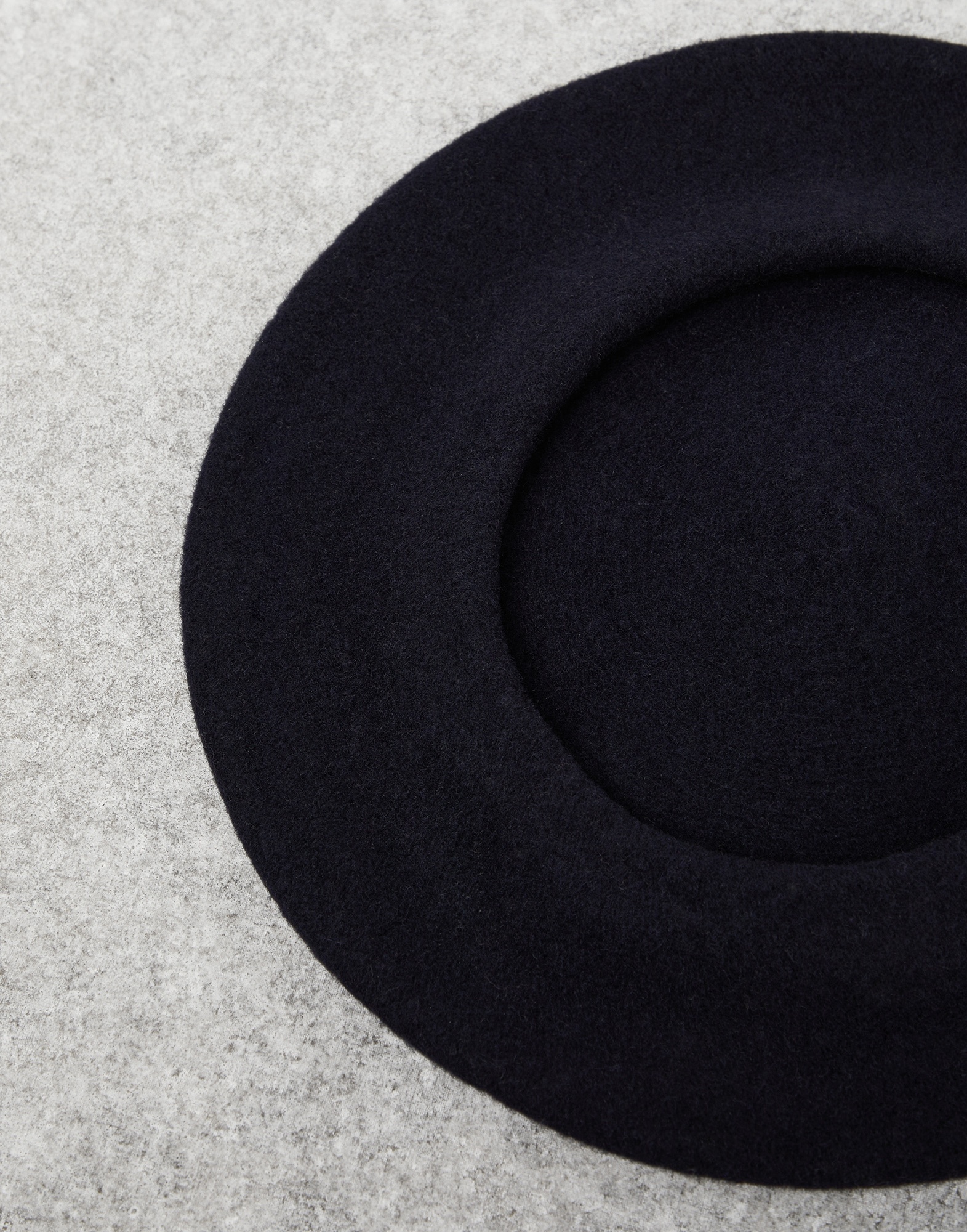 Wool beret with Precious detail - 2