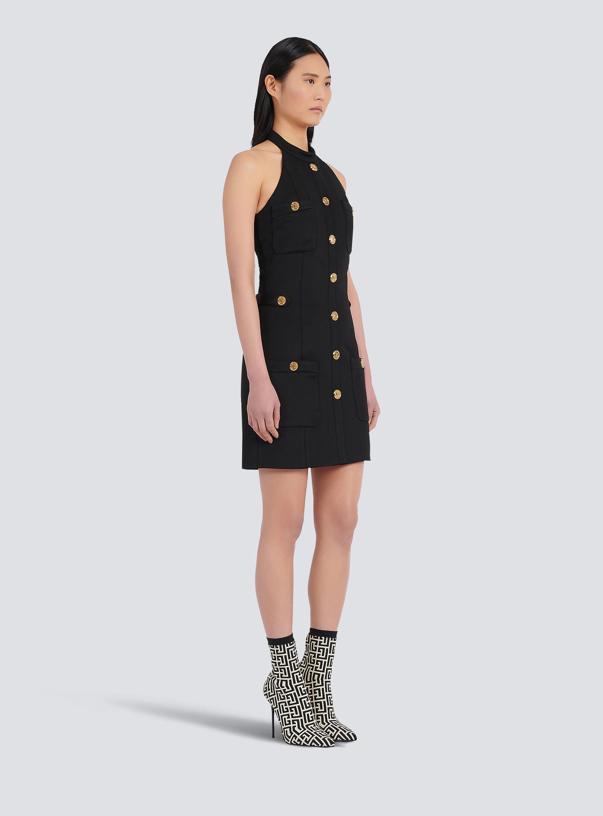 Open-back dress with gold-tone buttons - 5