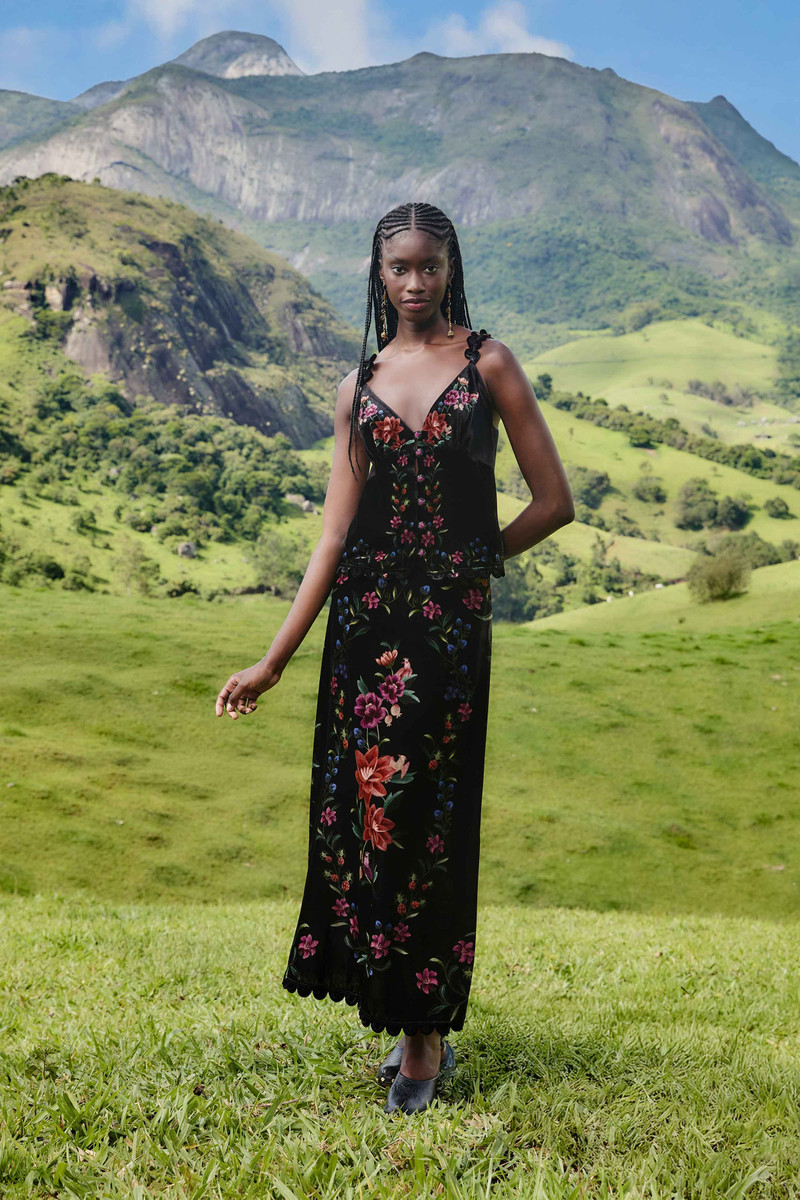 FARM RIO Black Belle Garden Scallop Hem Midi Skirt outlook