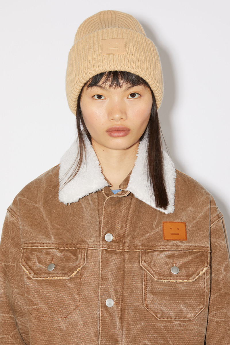 Acne Studios Large face logo beanie - Biscuit beige outlook