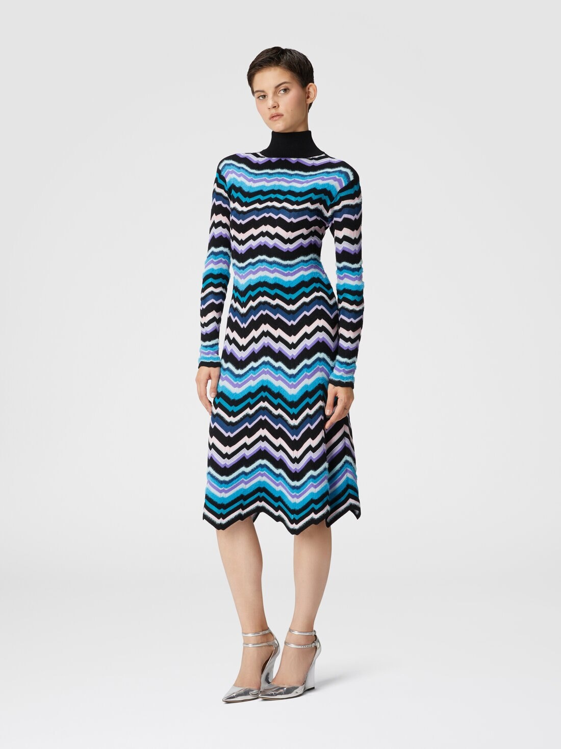 High-necked midi dress with Greek zigzag motif - 2