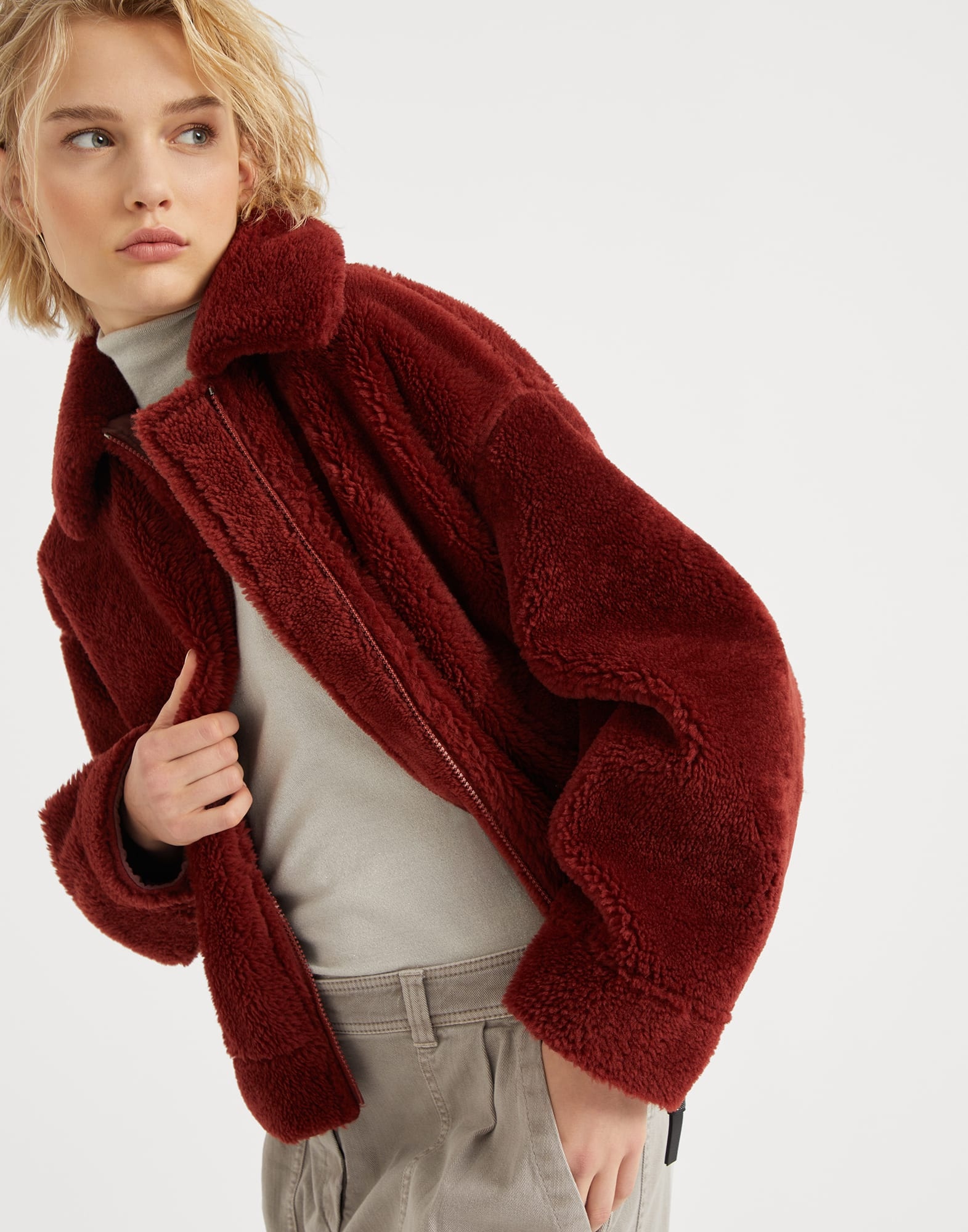 Curly shearling outerwear jacket with shiny zipper pull - 4