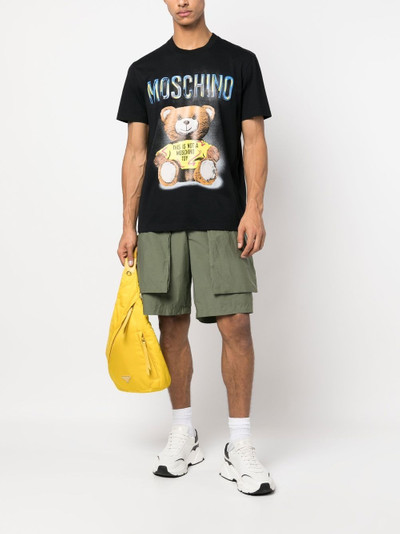 Moschino zip-pocket cargo shorts outlook