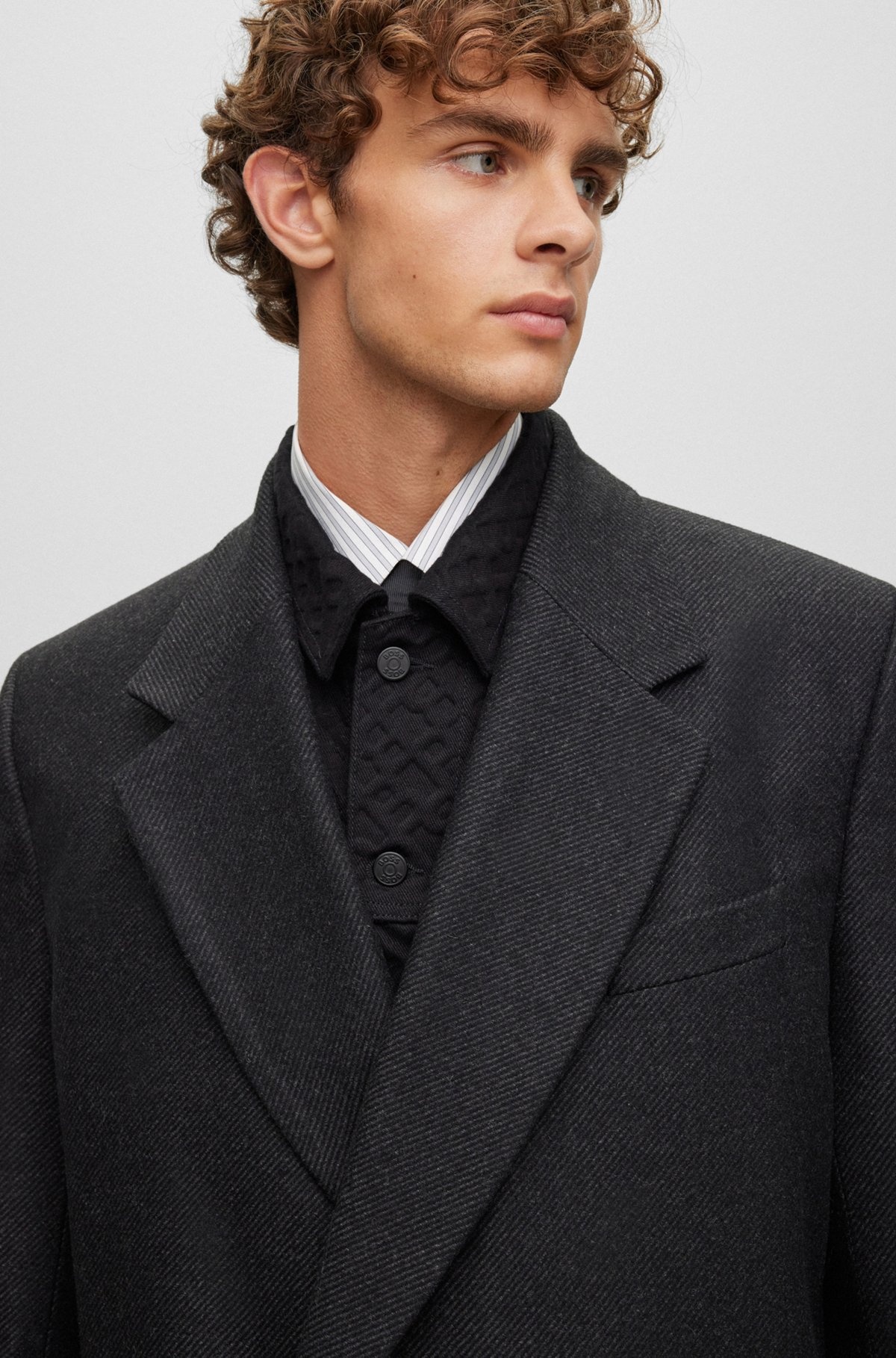 DOUBLE-BREASTED, REGULAR-FIT COAT IN A WOOL BLEND - 3