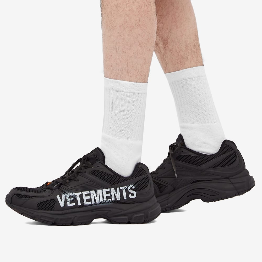 Vetements Artisanal Logo Handsprayed Spike Runners - 6