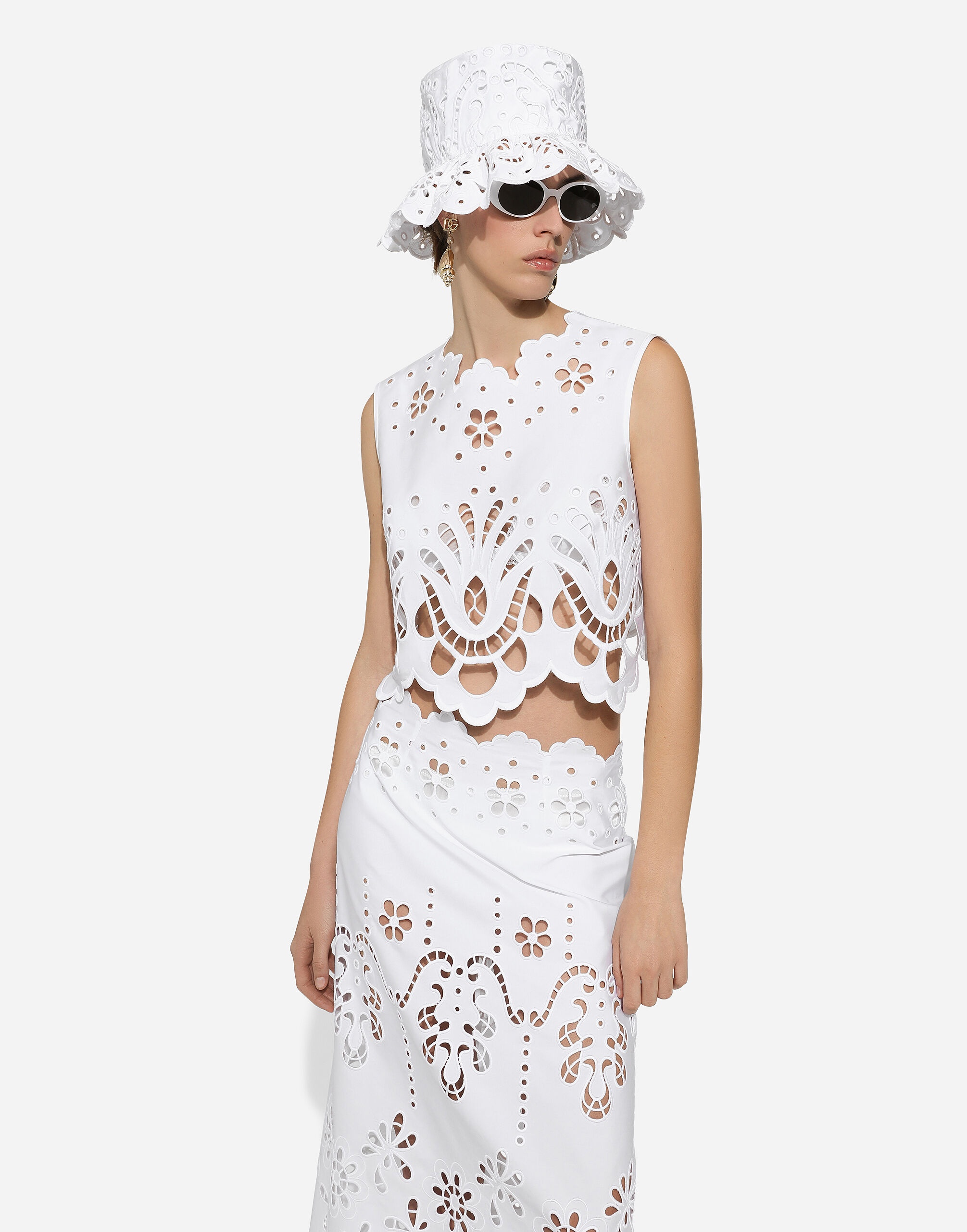 Cotton crop top with cut-out detailing - 4