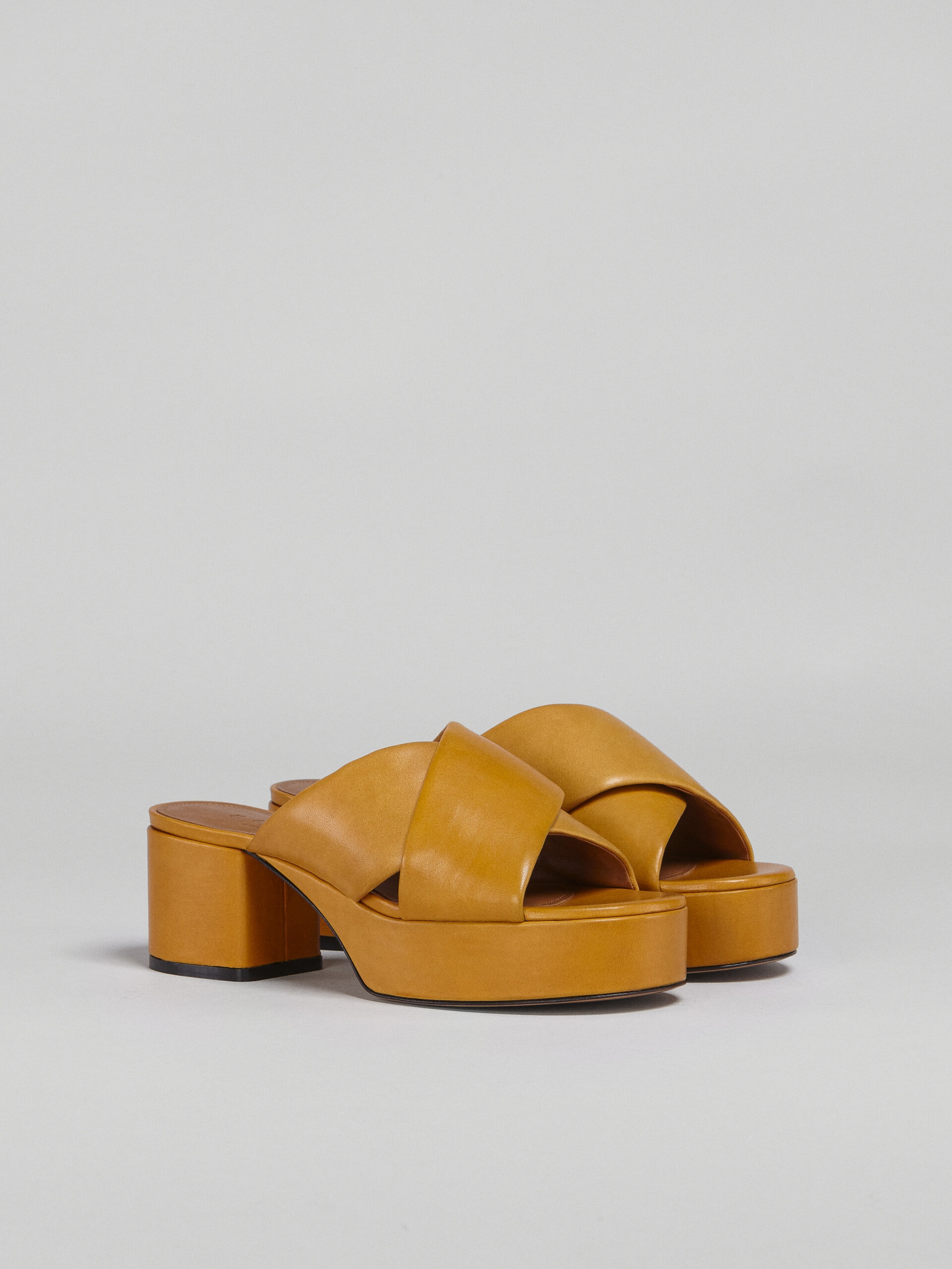 YELLOW VEGETABLE-TANNED LEATHER SANDAL - 2