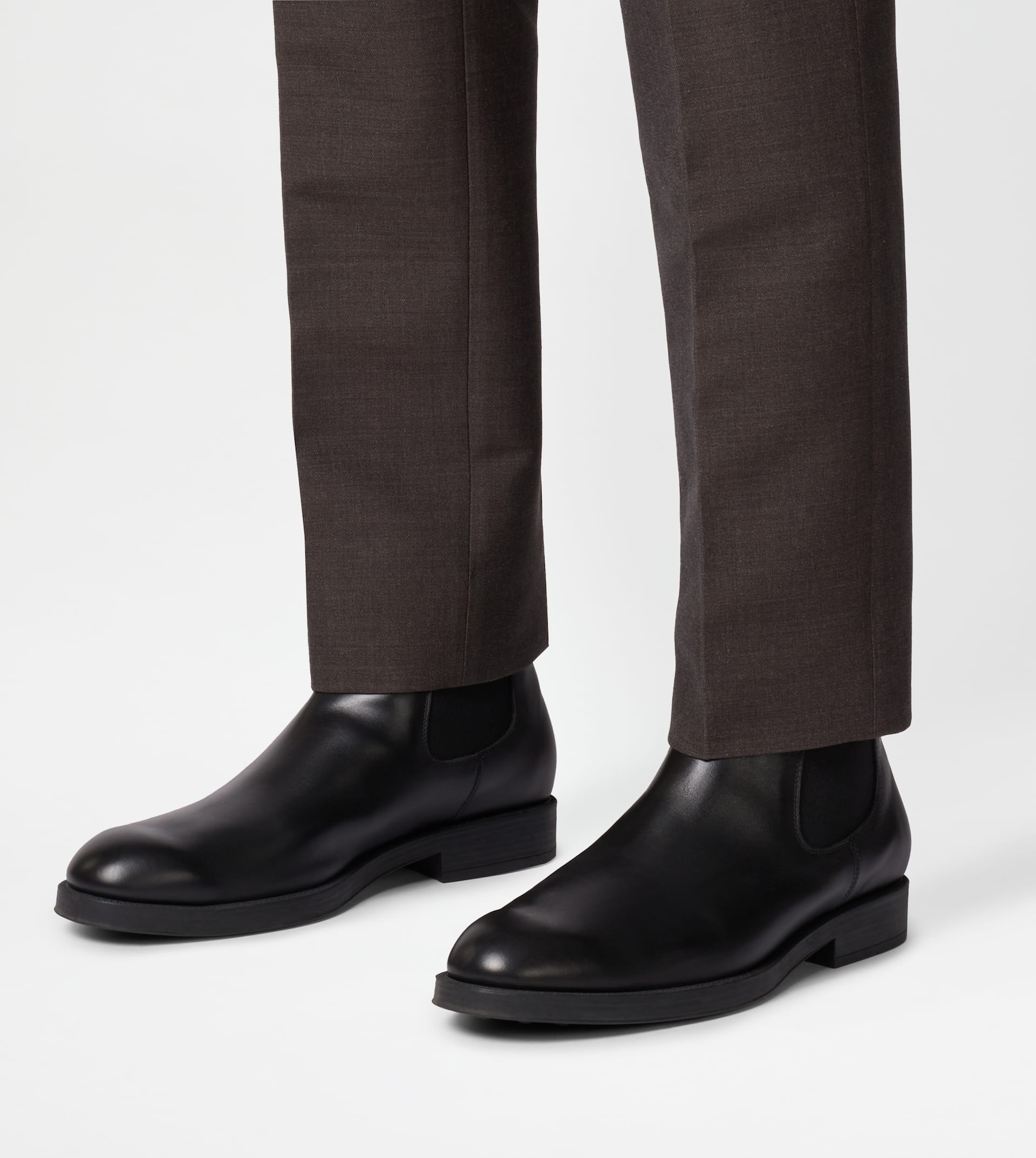 CHELSEA ANKLE BOOTS IN LEATHER - BLACK - 7