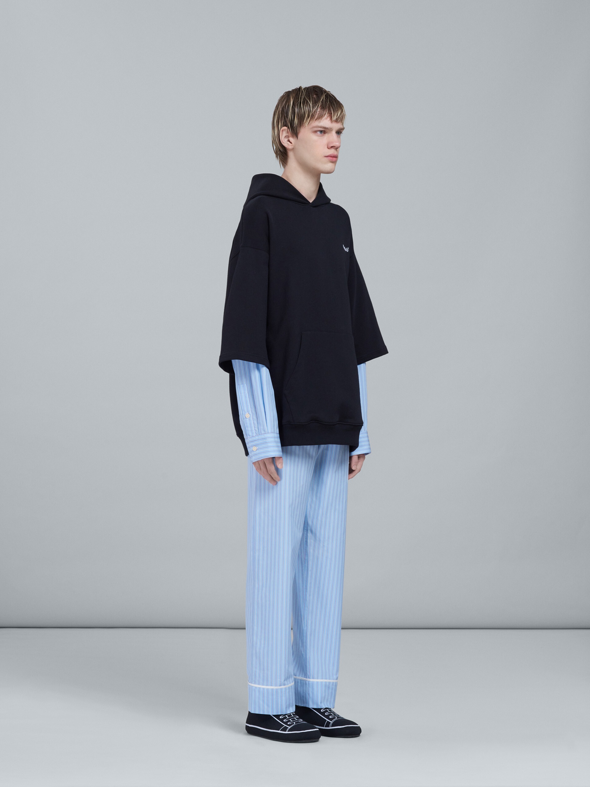 BLACK BIO COTTON HOODED SWEATSHIRT - 5