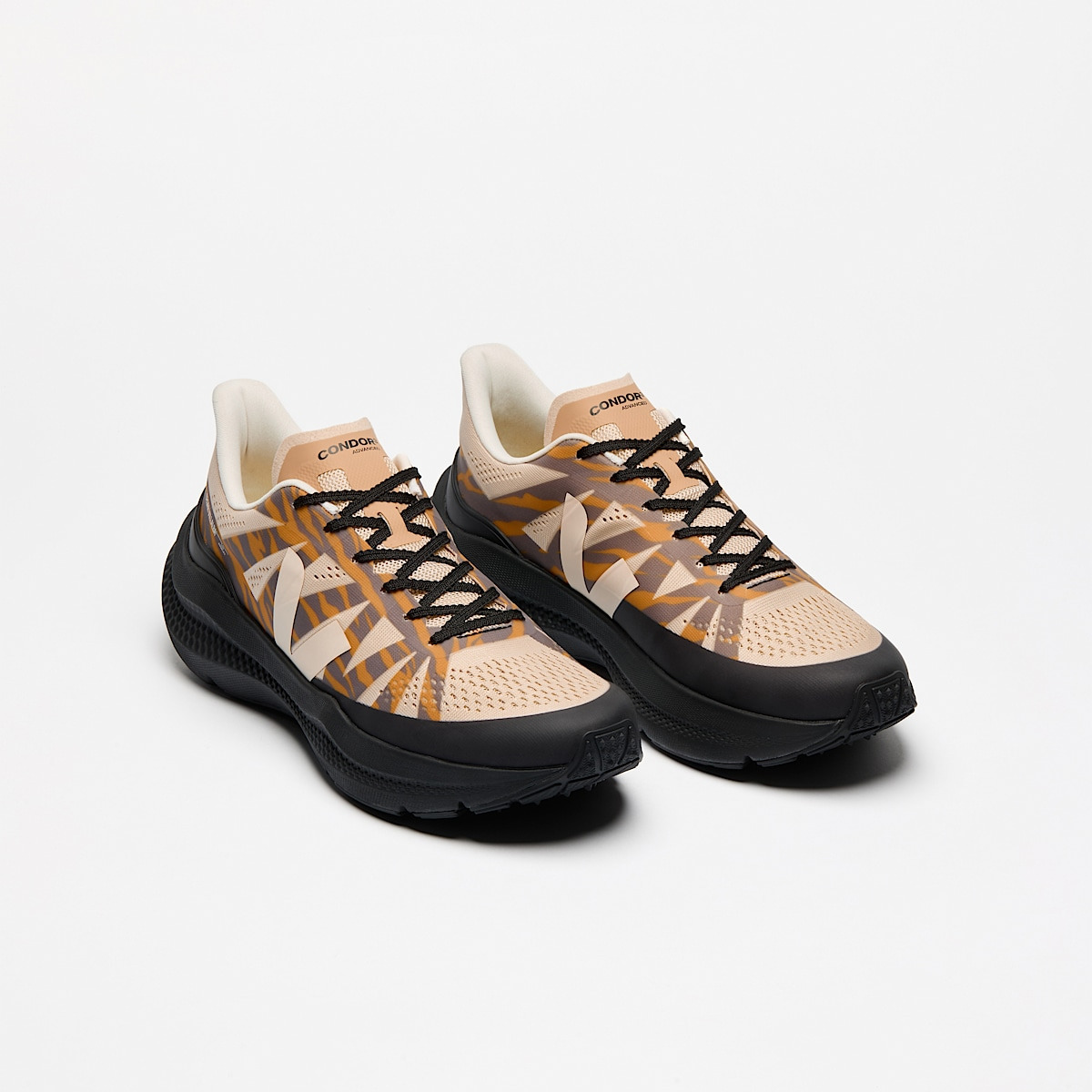 CONDOR 3 ADVANCED VEJA X CESAR VILLALBA AREIA CASHEW OURO - 2