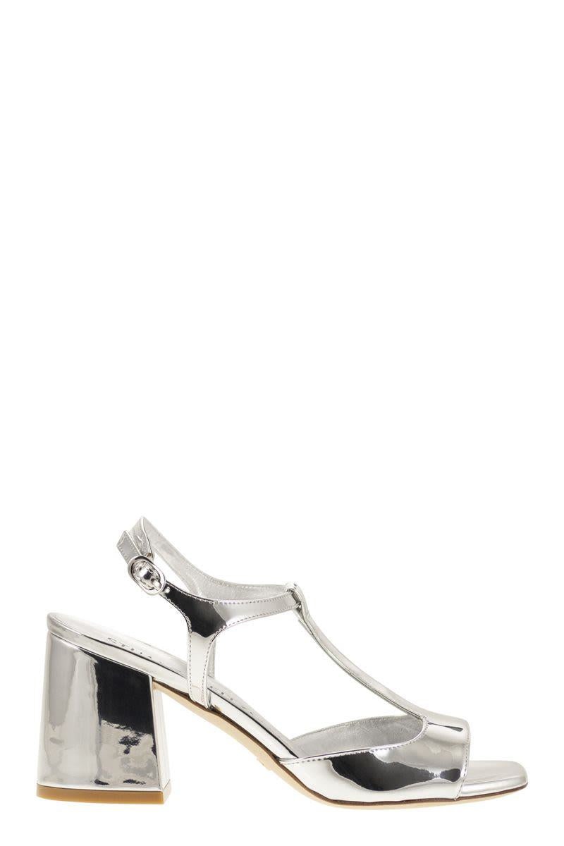 STUART WEITZMAN FLAREBLOCK - MIRRORED LEATHER T-SANDAL - 1