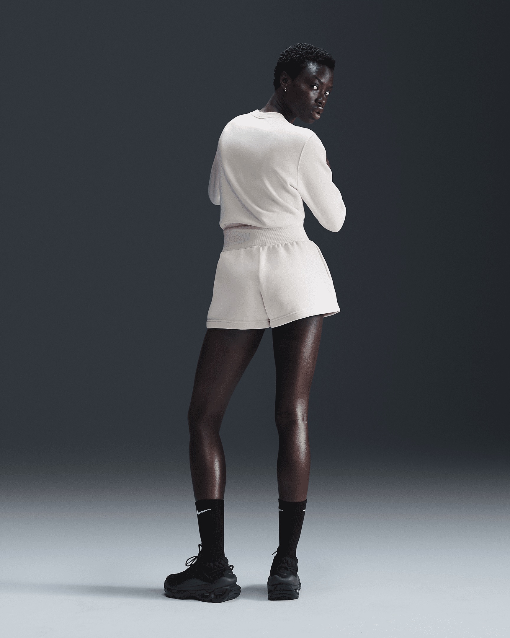 Nike Sportswear Phoenix Fleece Women's High-Waisted Loose Shorts - 5