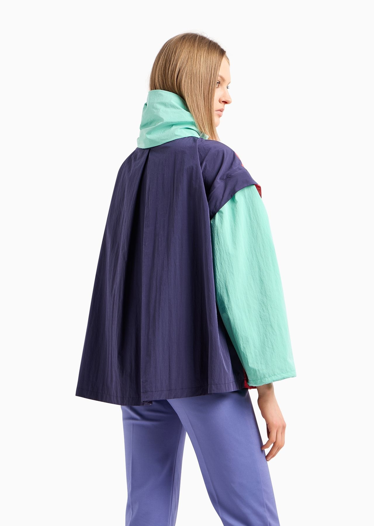 Water-repellent technical fabric blouson with detachable sleeves and godet pleat - 3