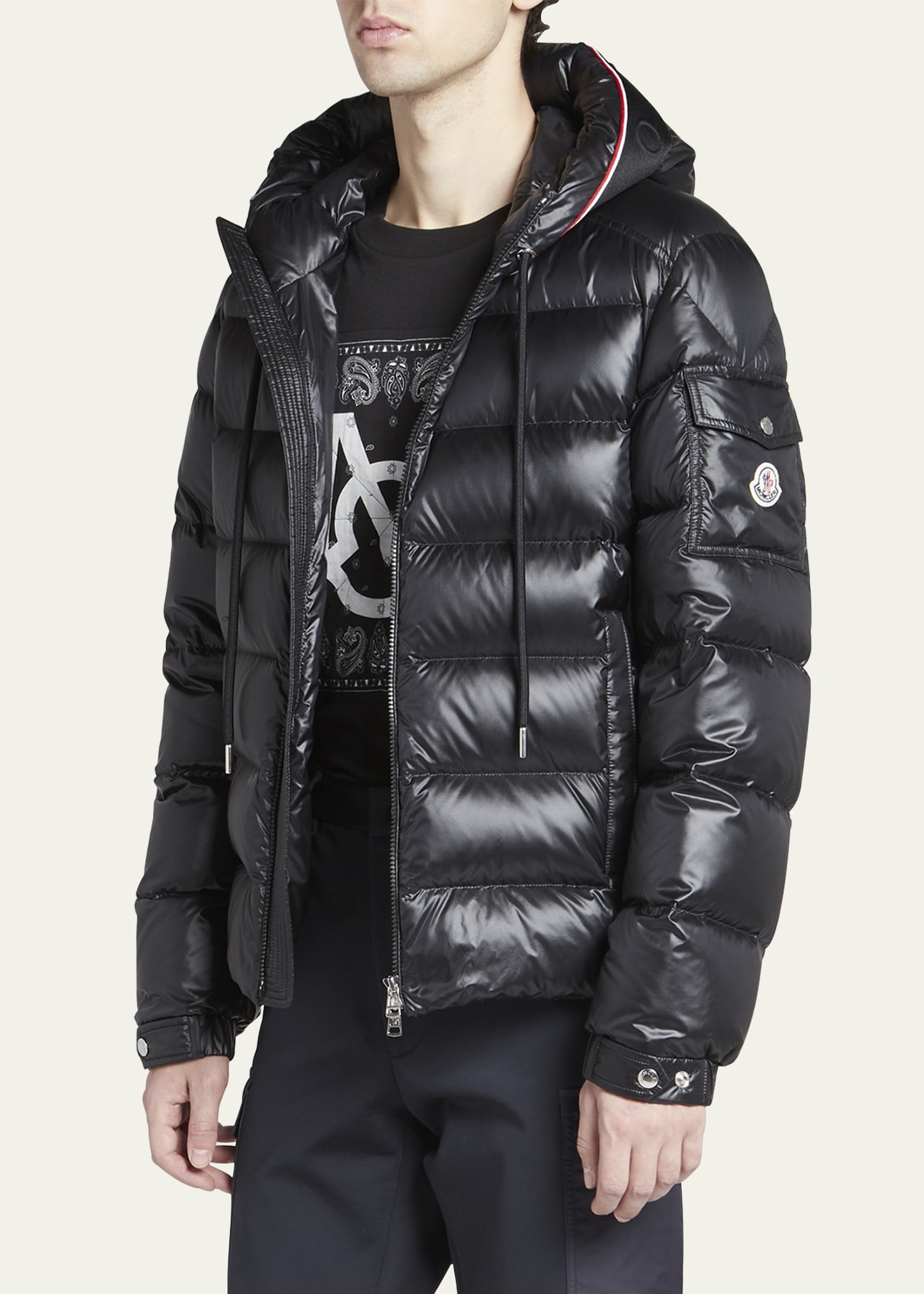 【関税込み】Moncler ブラック Pau ジャケット Moncler Men's Nylon Lacque Logo-Tape Puffer Jacket