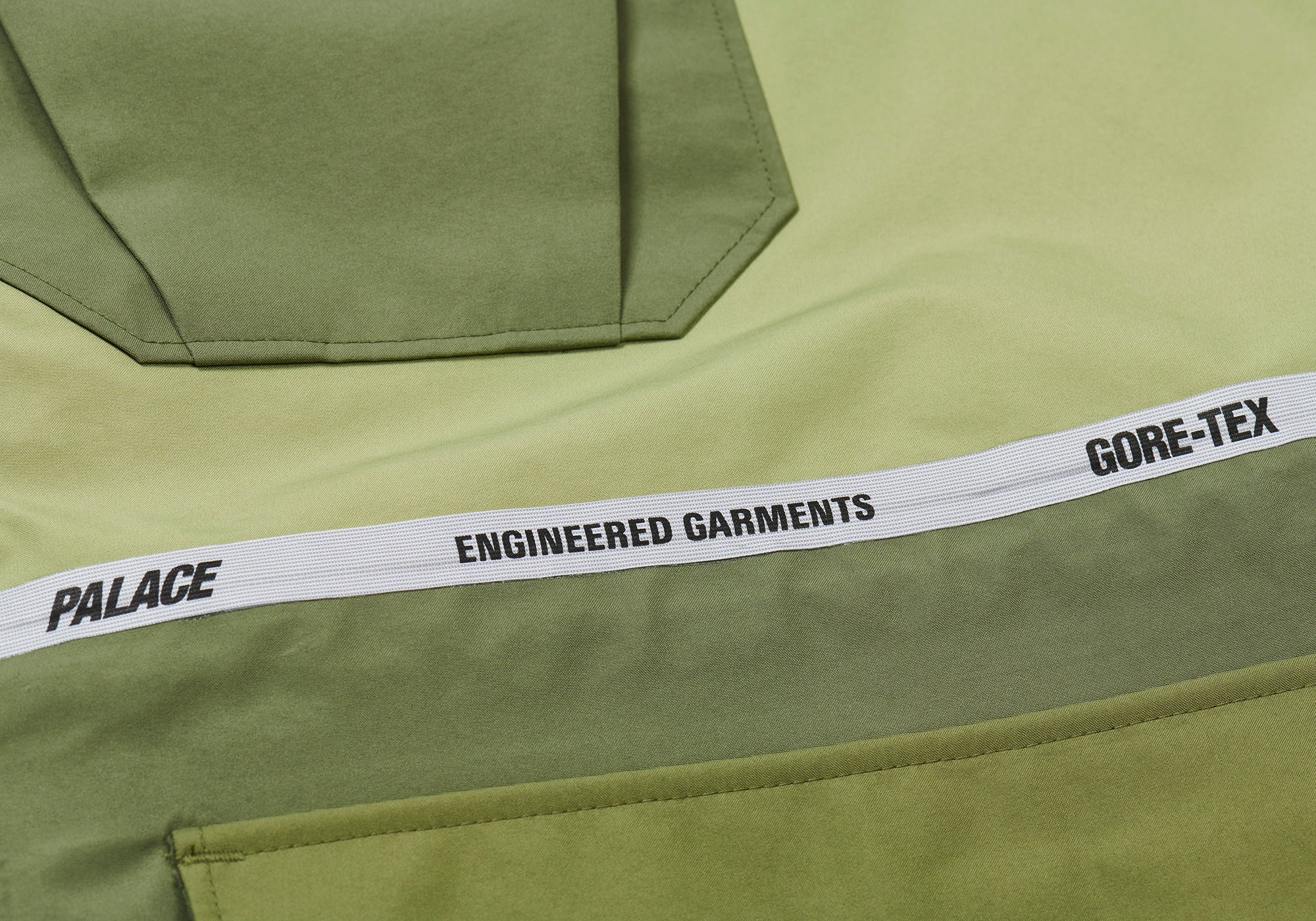 PALACE PALACE ENGINEERED GARMENTS GORE-TEX FIELD PARKA OLIVE