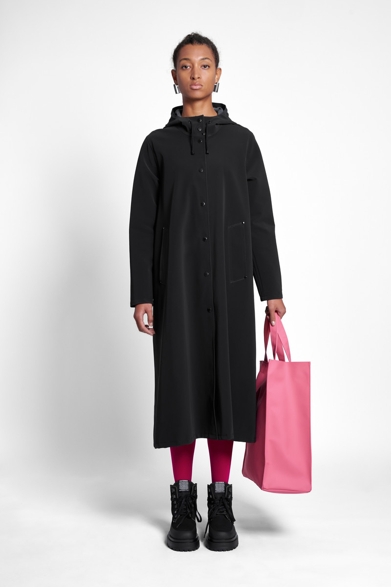 Mosebacke Long Print Matte Raincoat Black 3