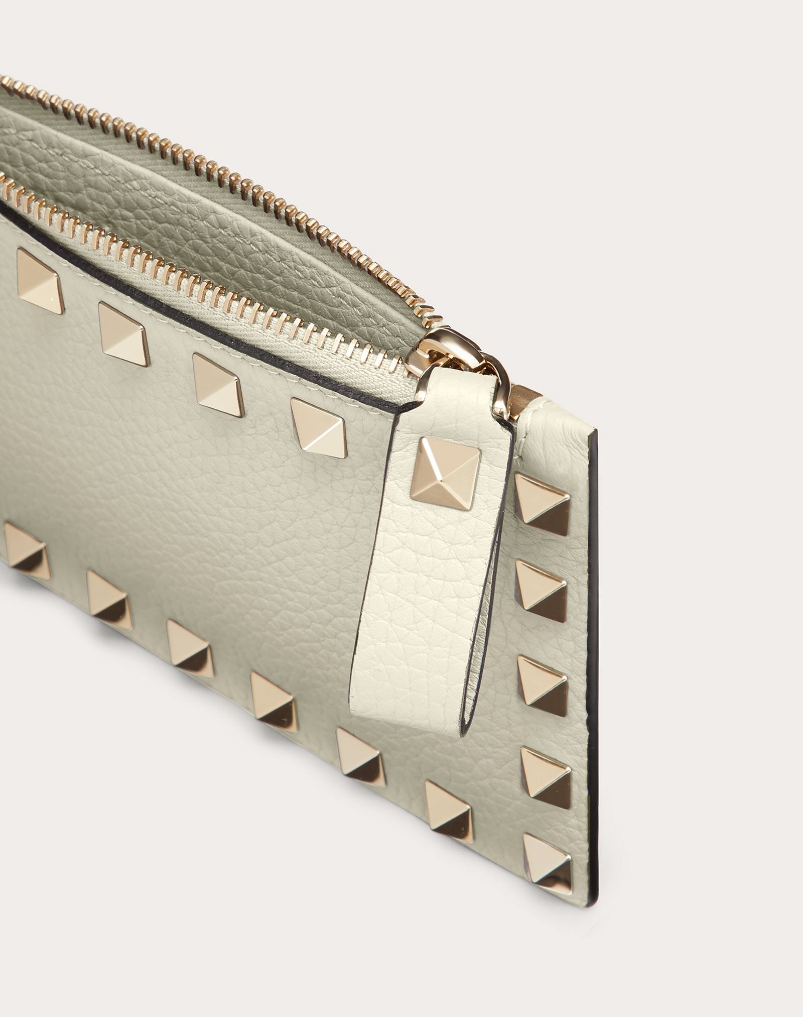 ROCKSTUD GRAINY CALFSKIN CARDHOLDER WITH ZIPPER 5