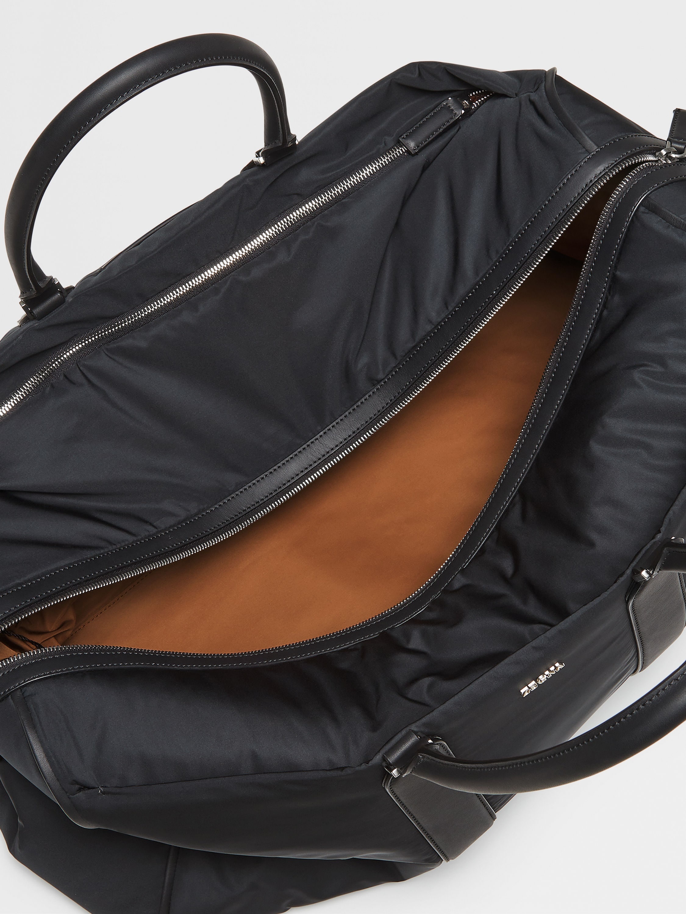 BLACK NYLON HOLDALL 55 - 4