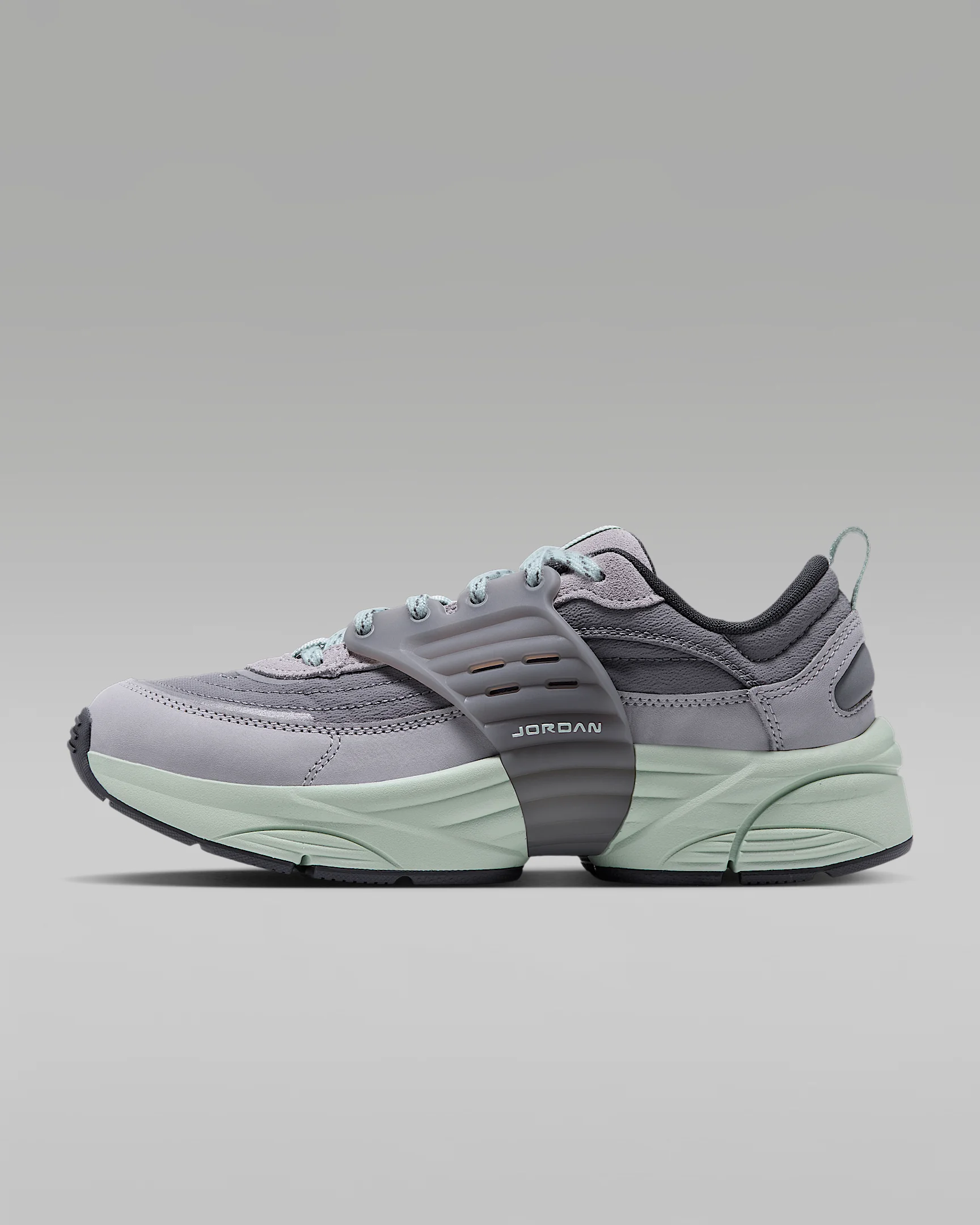 Jordan Trunner O/S SE Women's Shoes - 1