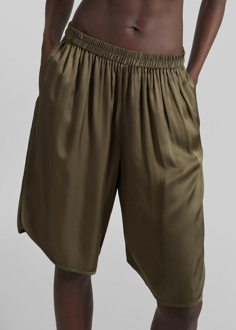 Nelis Silk Bermuda Shorts - Olive 4