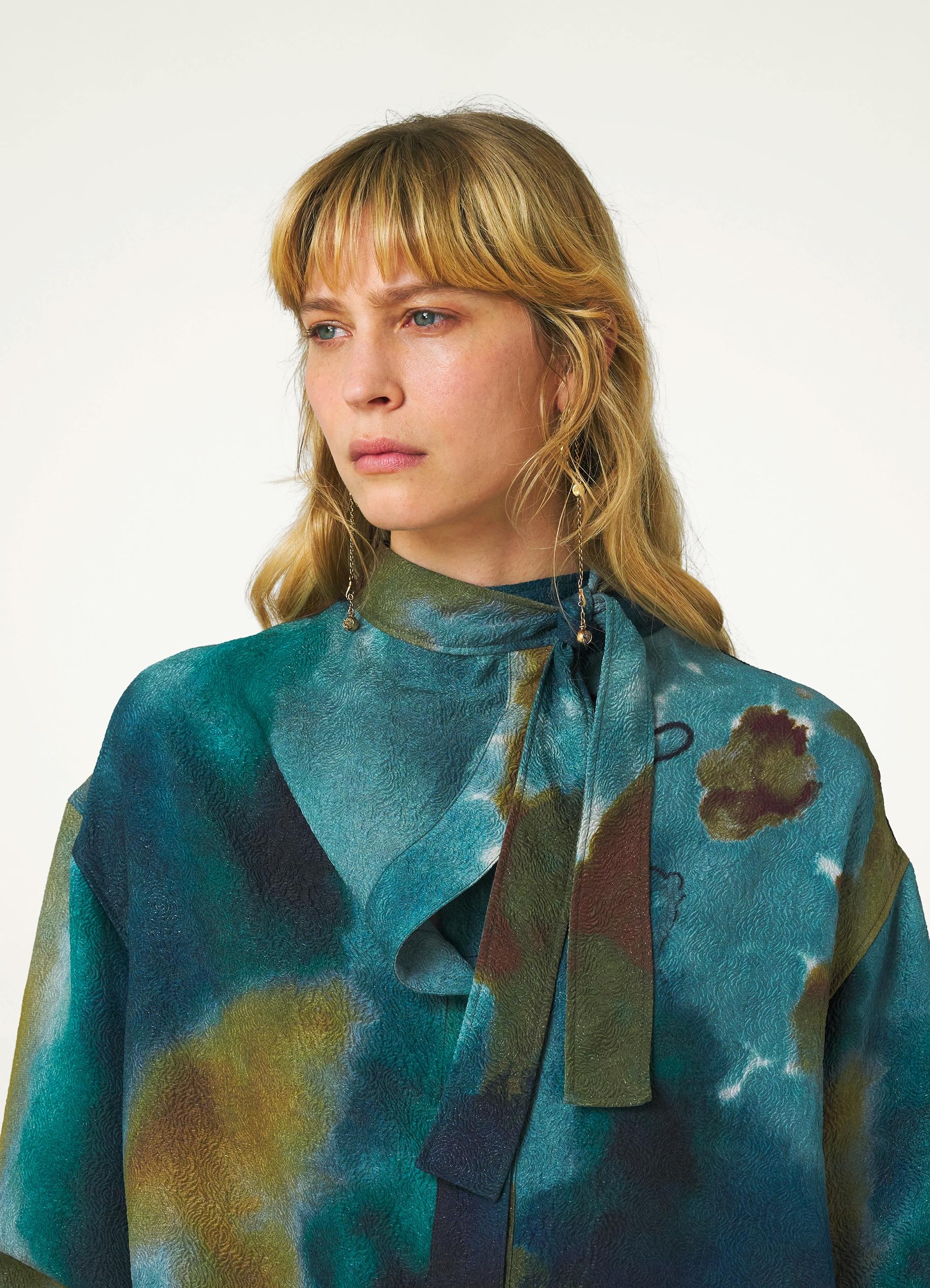 送料関税込★LEMAIRE★シルクトップ Lemaire PRINTED BLOUSE WITH SCARF AQUA SILK JACQUARD PRINT