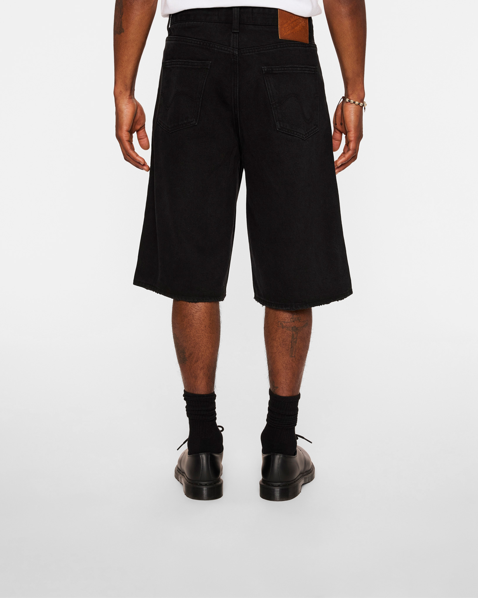 BIG BLACK JEAN SHORTS - 4