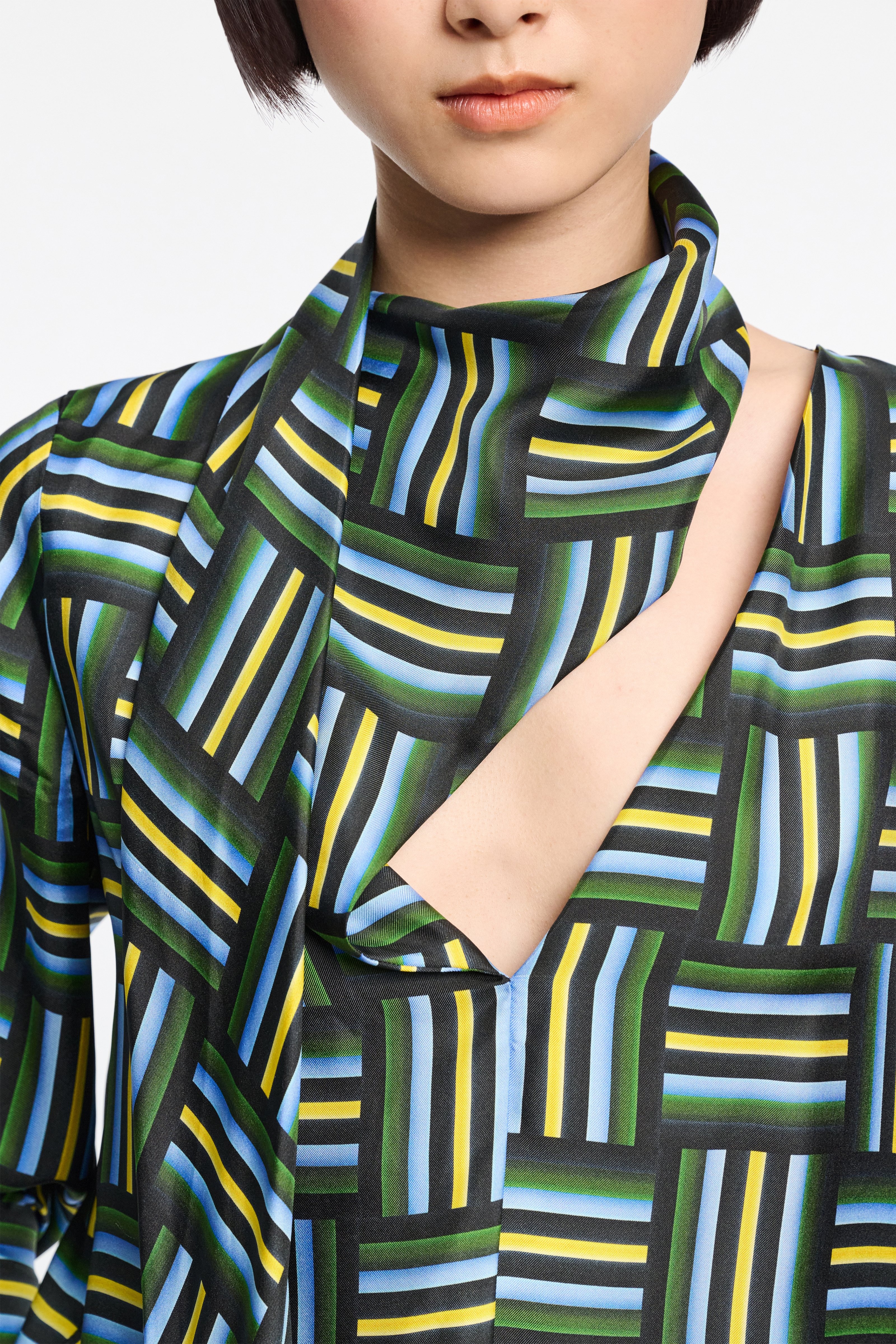 GRAPHIC DRAPES I blouse - 6