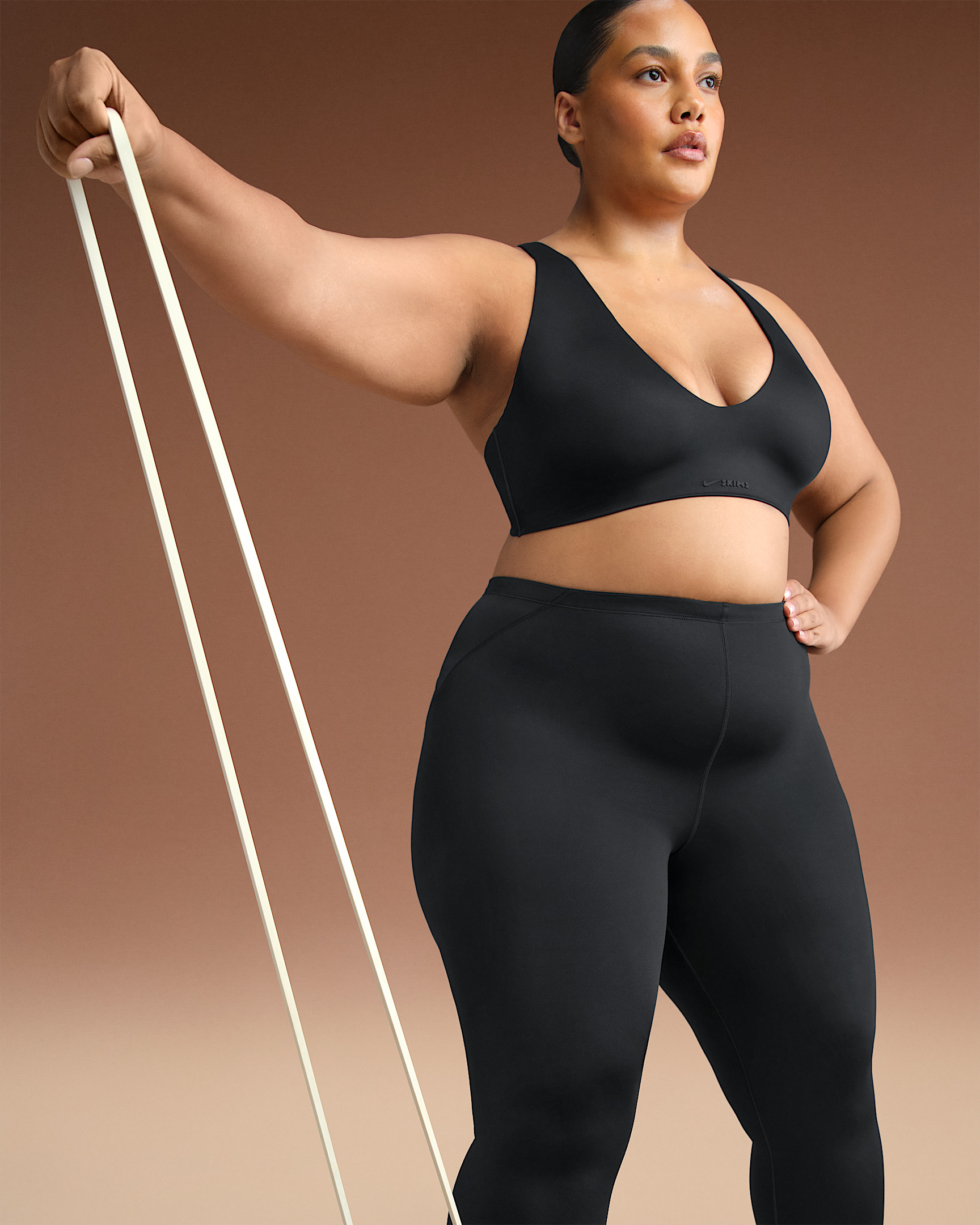 NikeSKIMS Shine Women's V-Neck Bra - 9