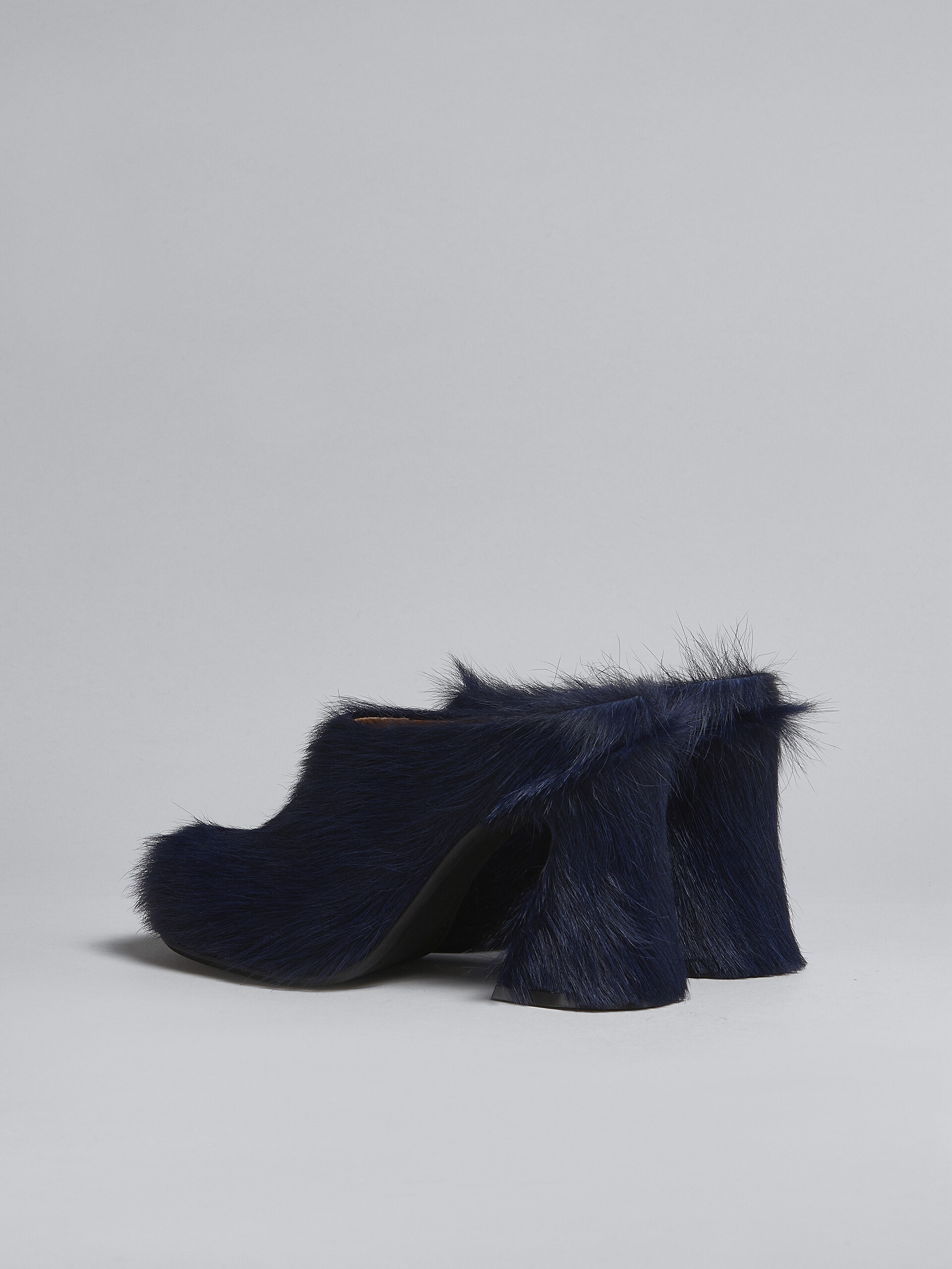 BLUE LONG HAIR CALFSKIN FUSSBETT CLOG - 3