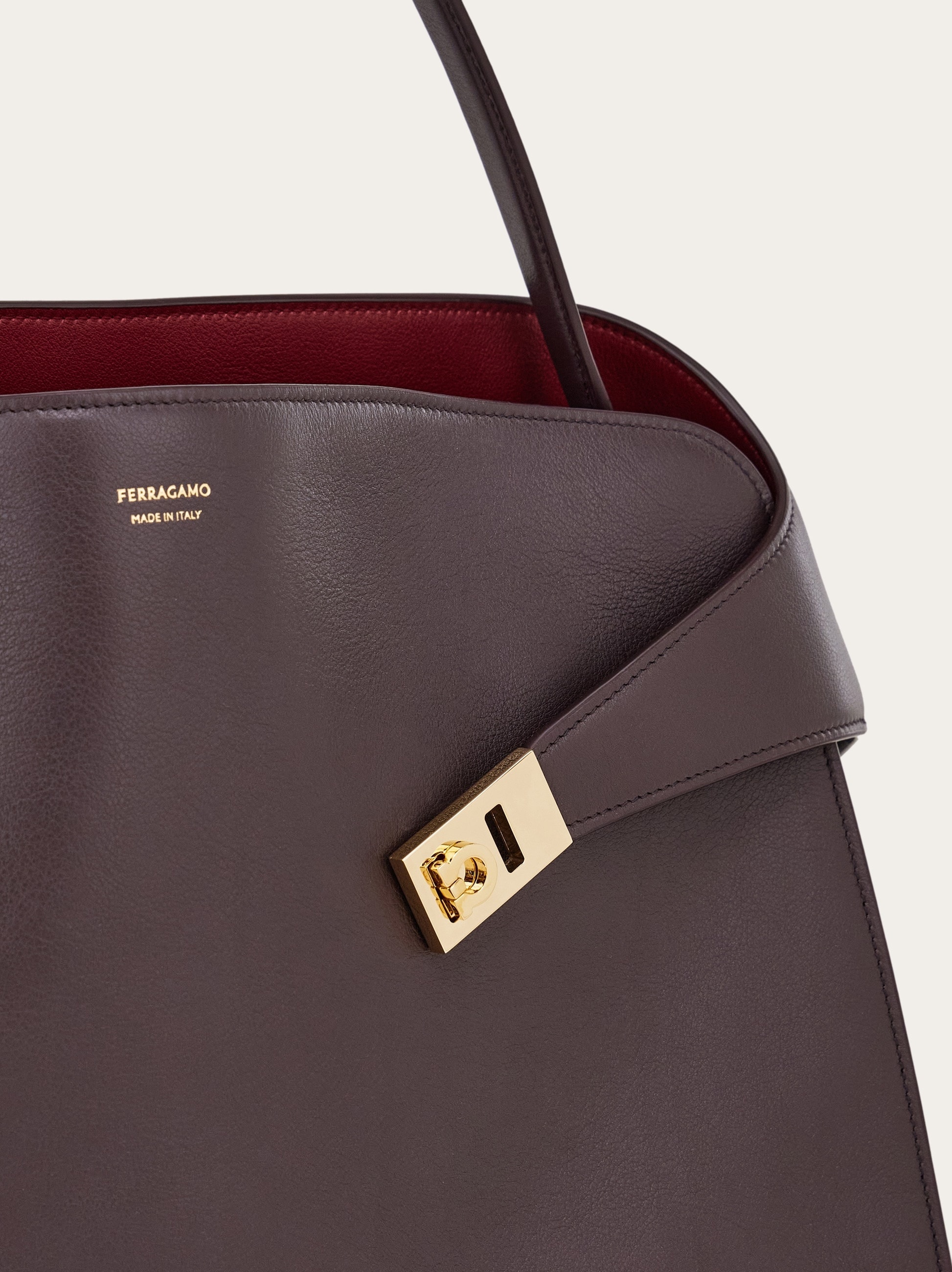 Hug Soft bicolor shoulder bag (M) - 7