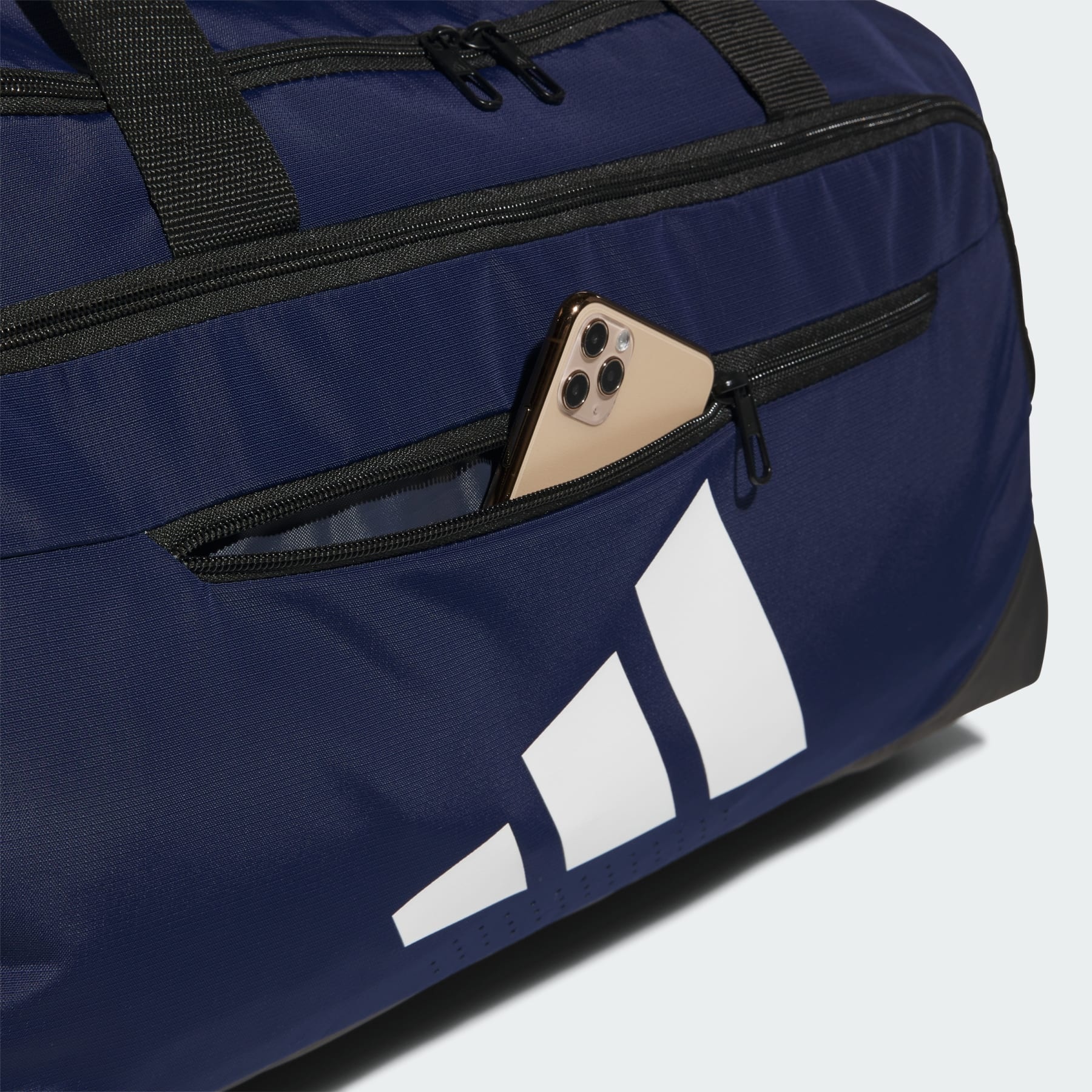 Defender 5 Medium Duffel Bag - 3