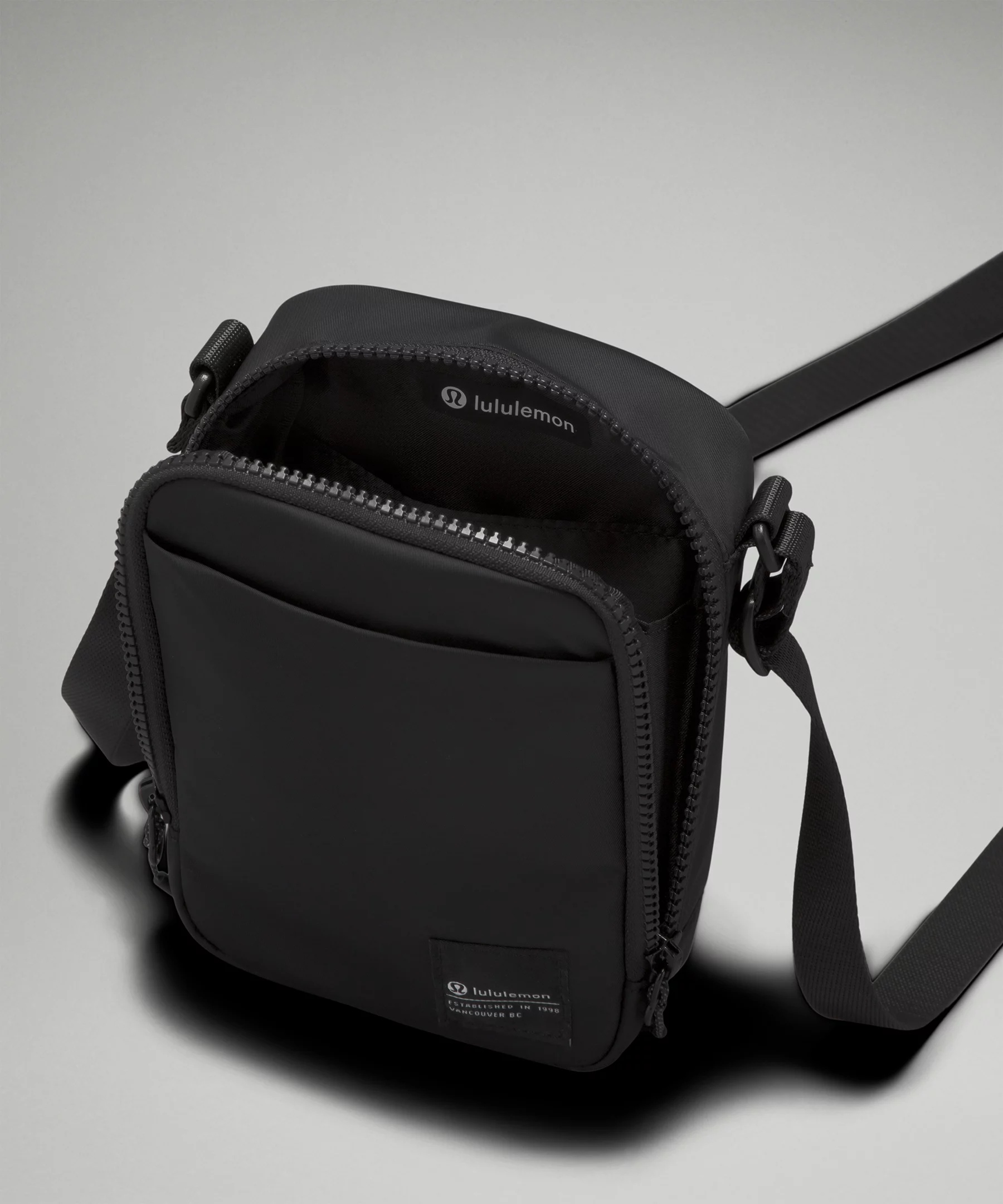 Easy Access Crossbody Bag 1.5L - 4