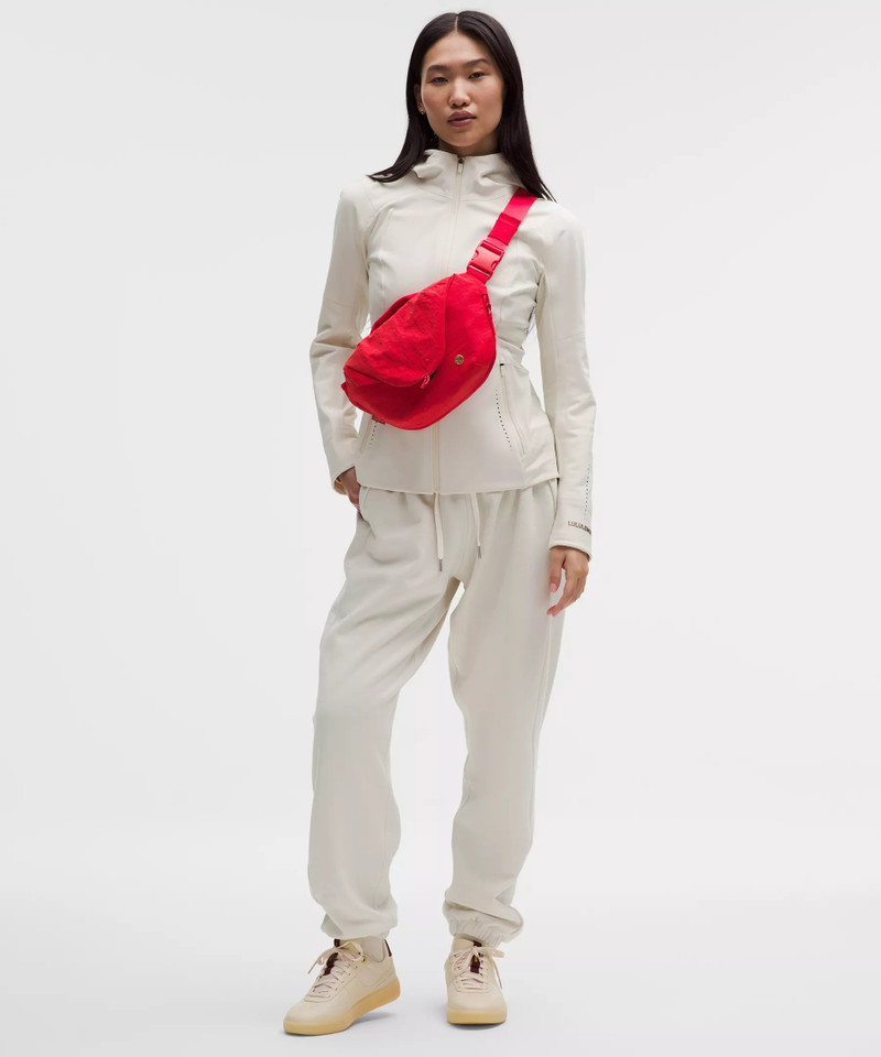 Lunar New Year Curved Crossbody Bag 3L 7