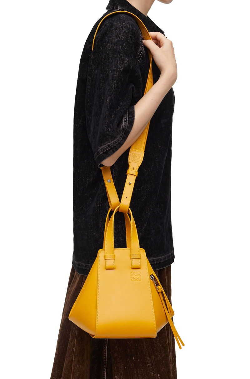 Compact Hammock bag in satin calfskin 4