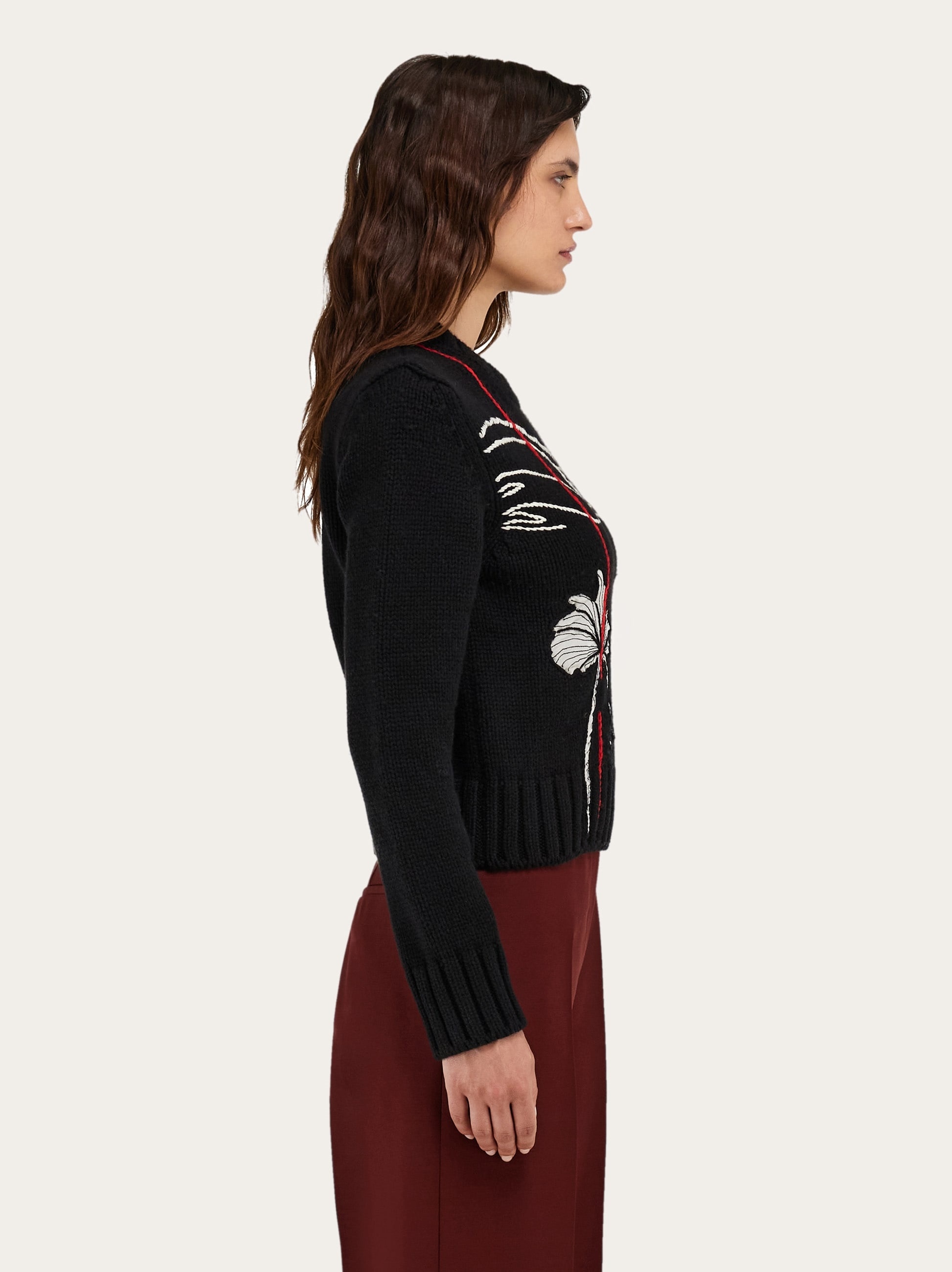 Sweater with embroidery detail - 3