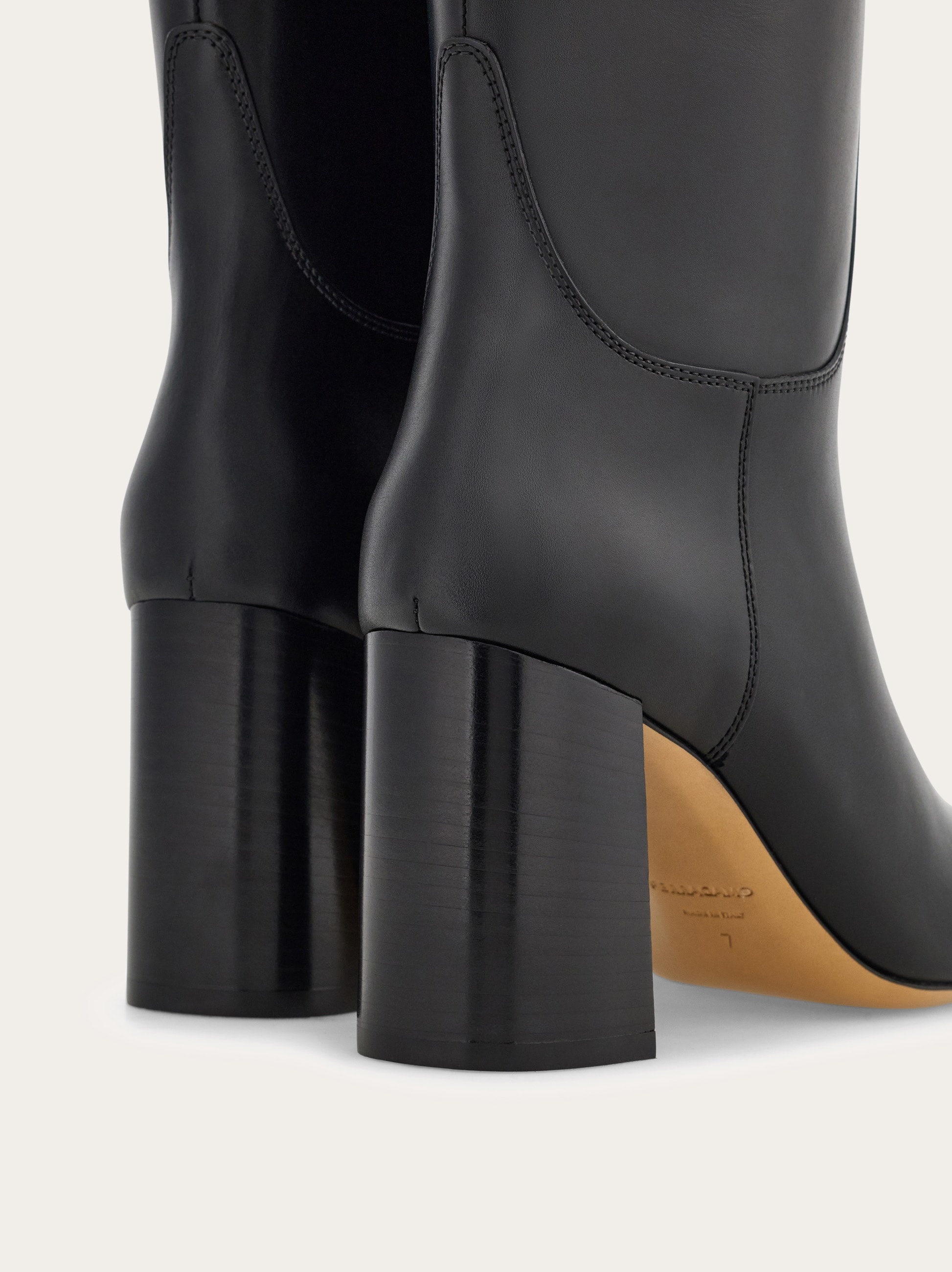 Hug buckle boot - 8