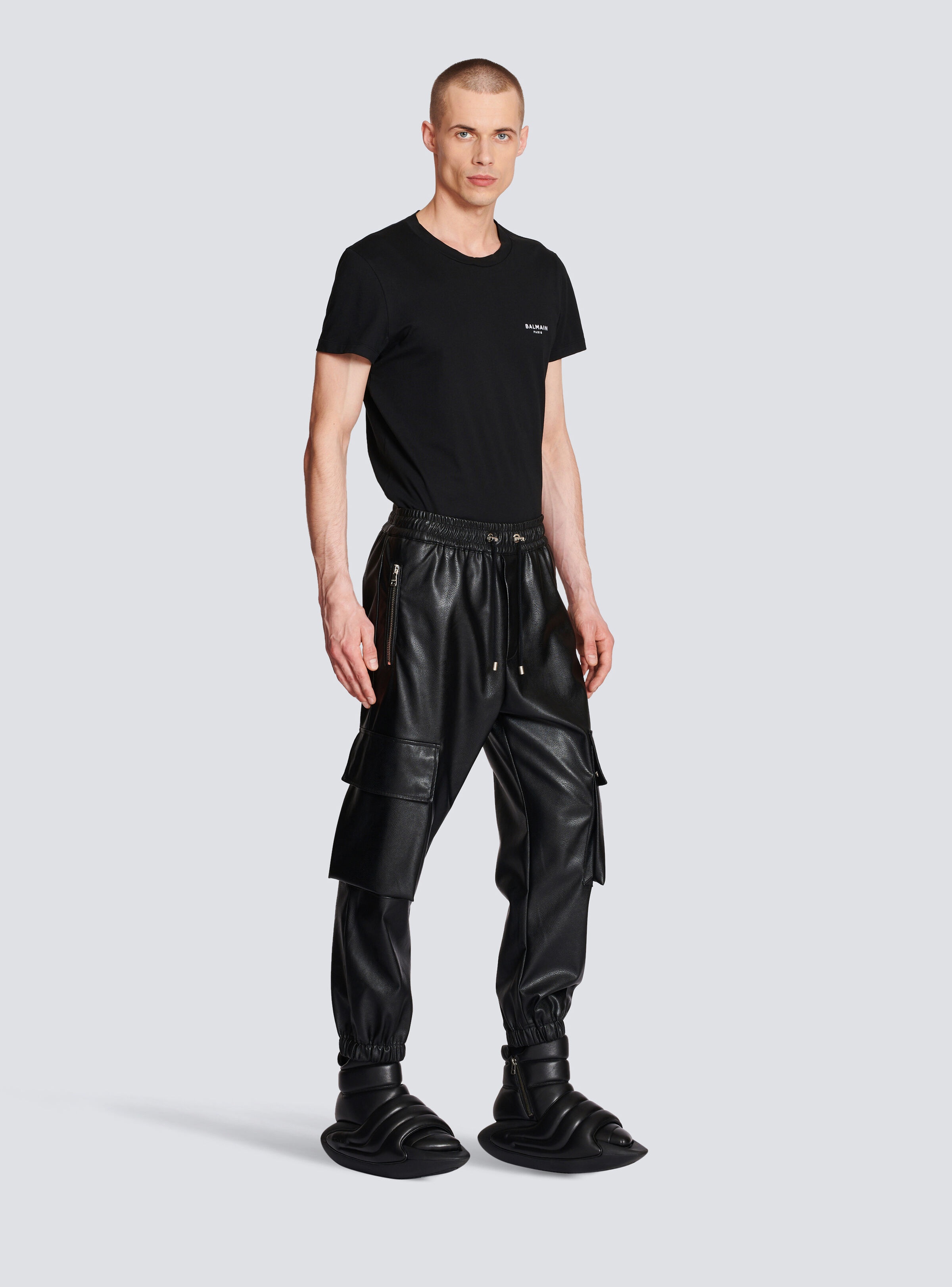 Faux leather cargo trousers - 3