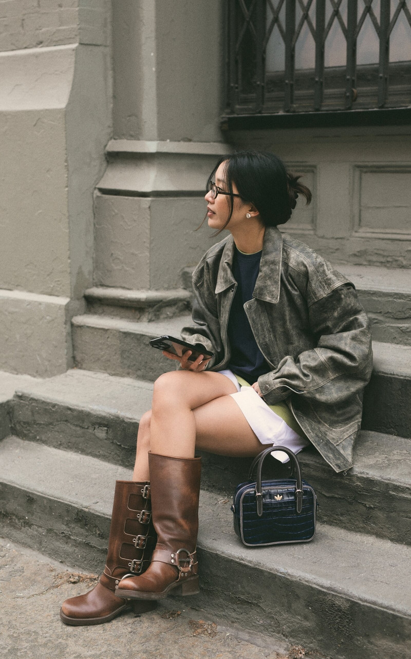 SAINT LAURENT Jeanne Oval-Framed Acetate Glasses brown outlook