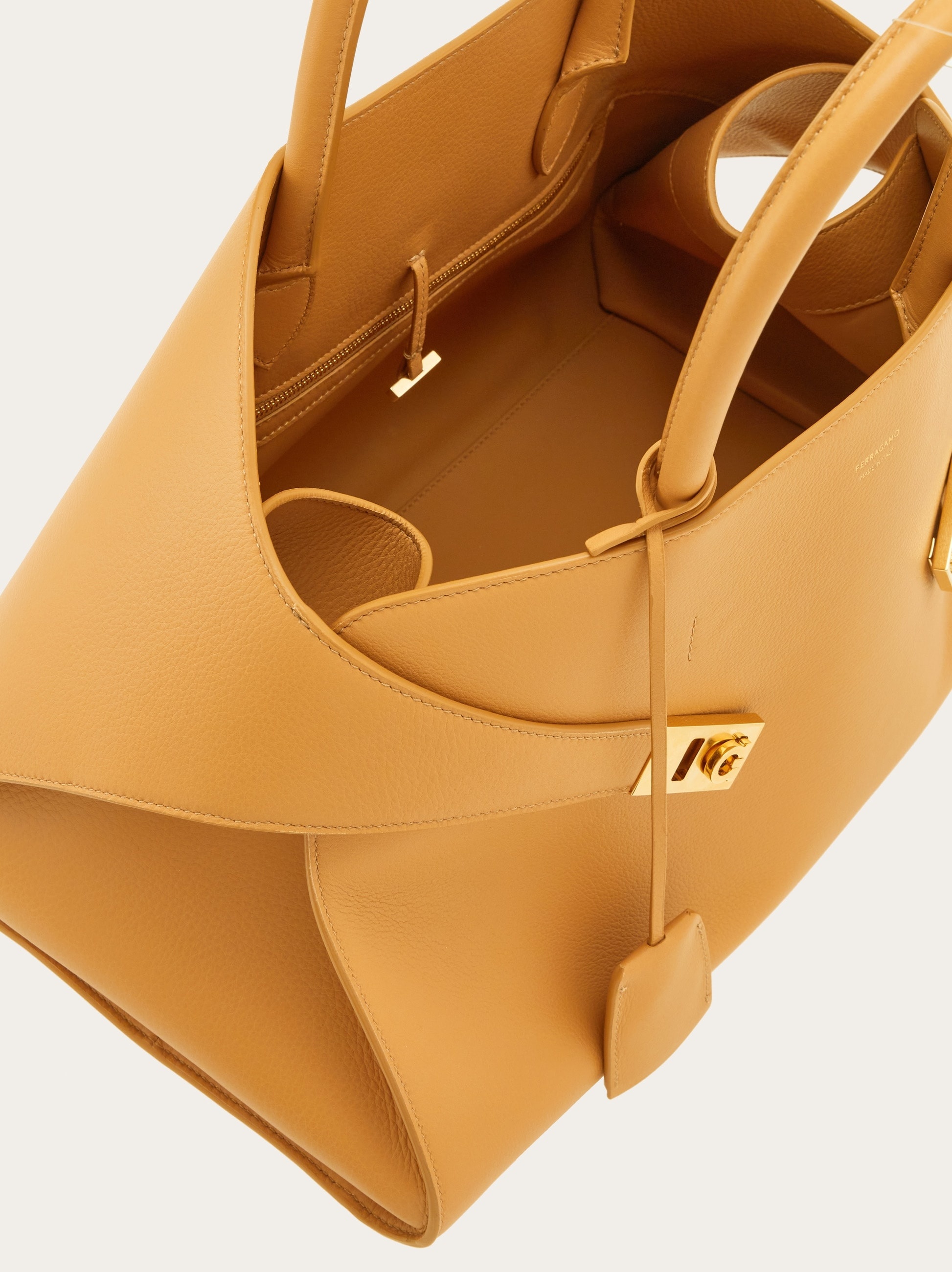 Hug handbag (M) - 6