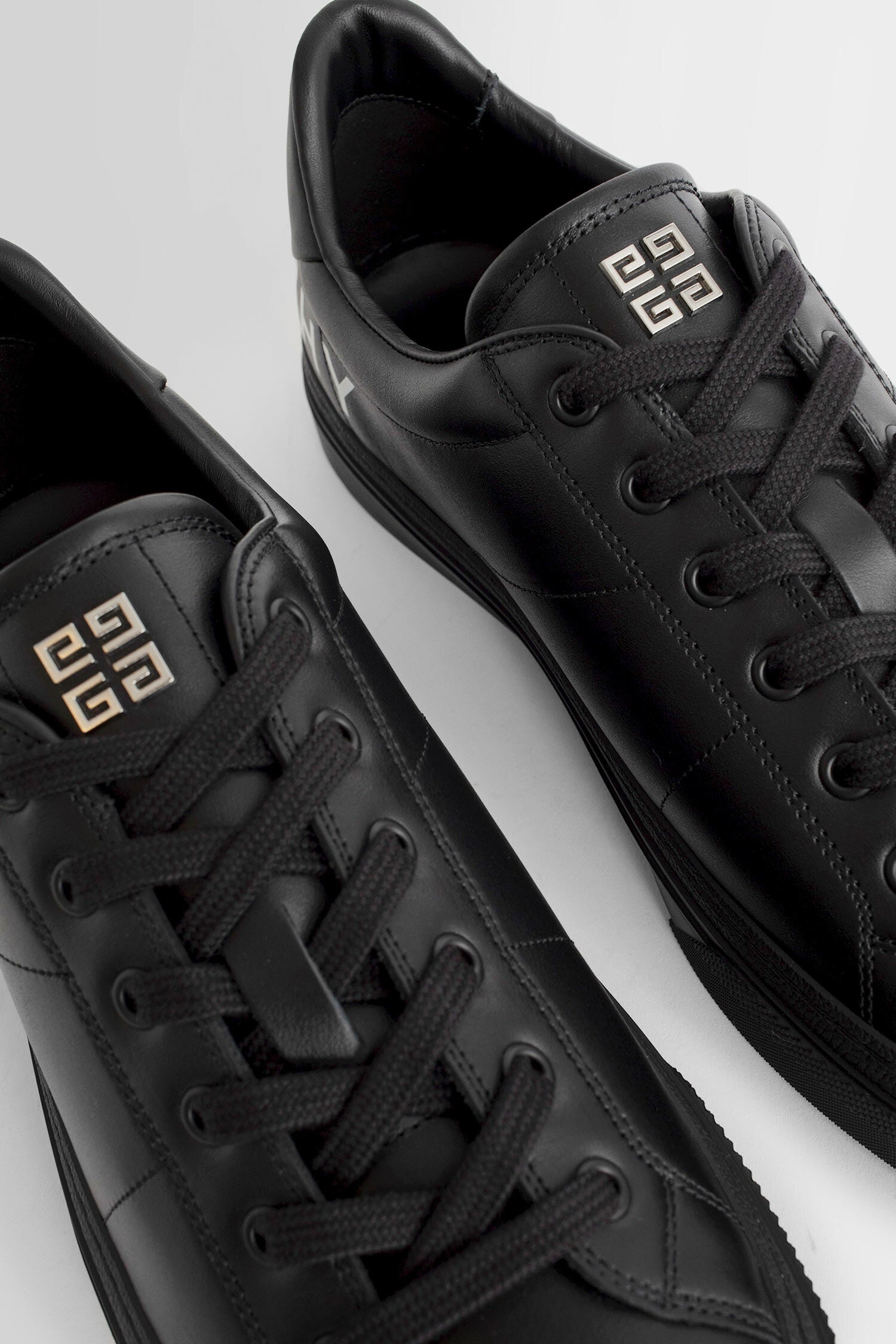 GIVENCHY MAN BLACK SNEAKERS - 6