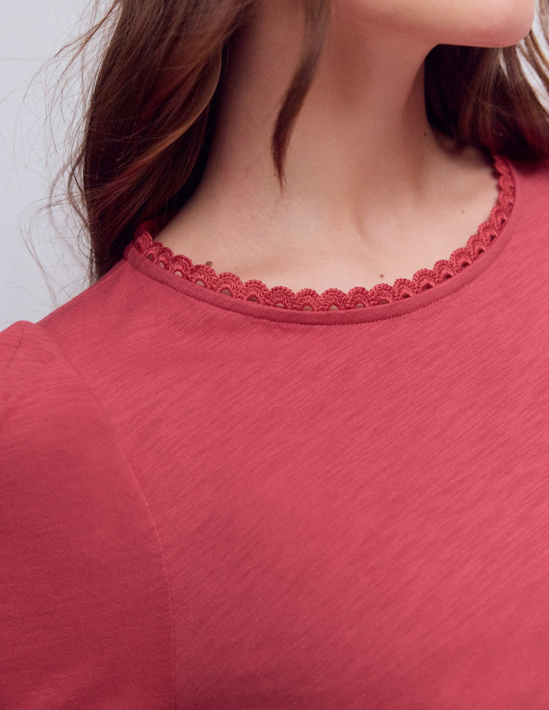 Ali Trim T-shirt-Hollyberry 3
