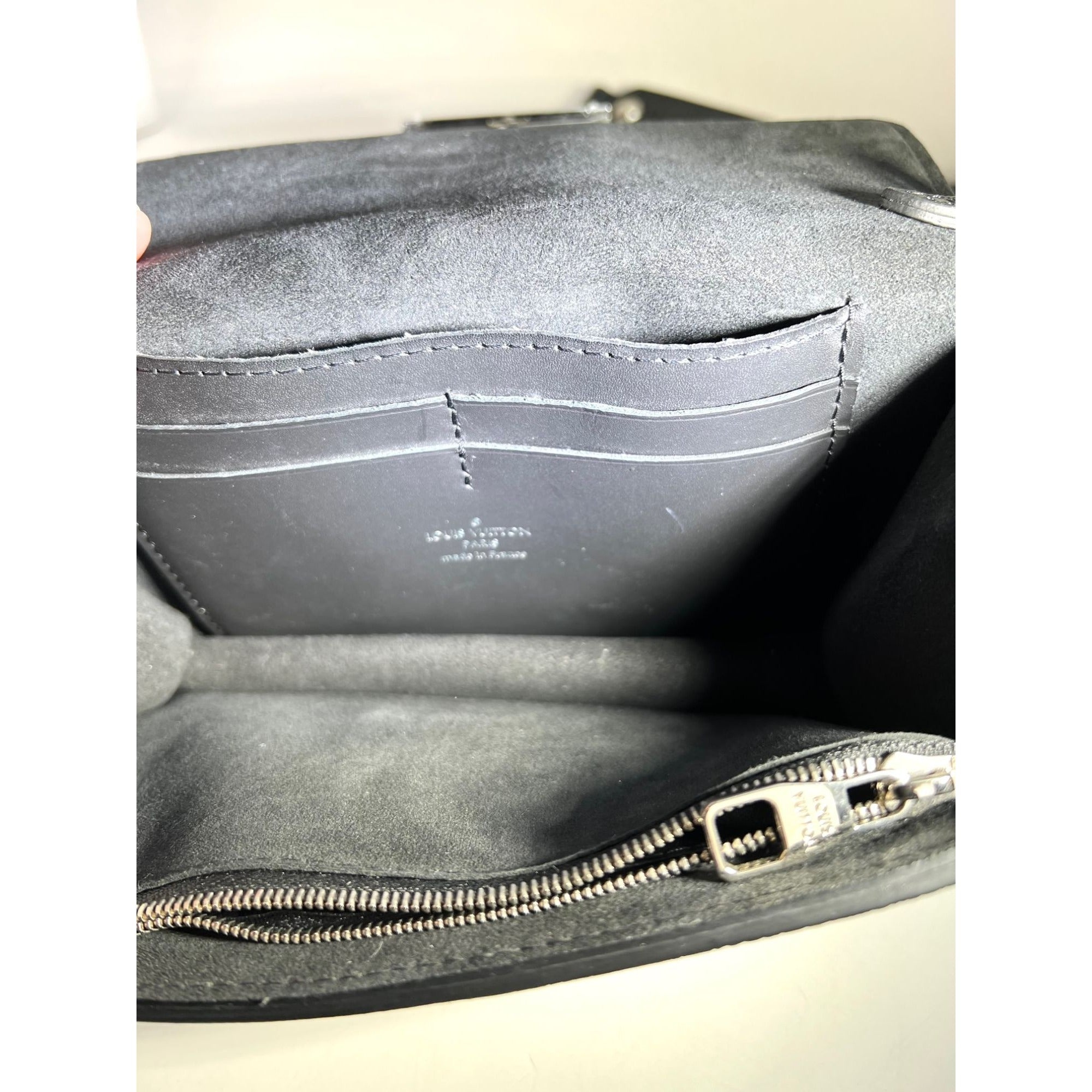 LOUIS VUITTON Reverse Giant Monogram Dauphine Bumbag Clutch - 9