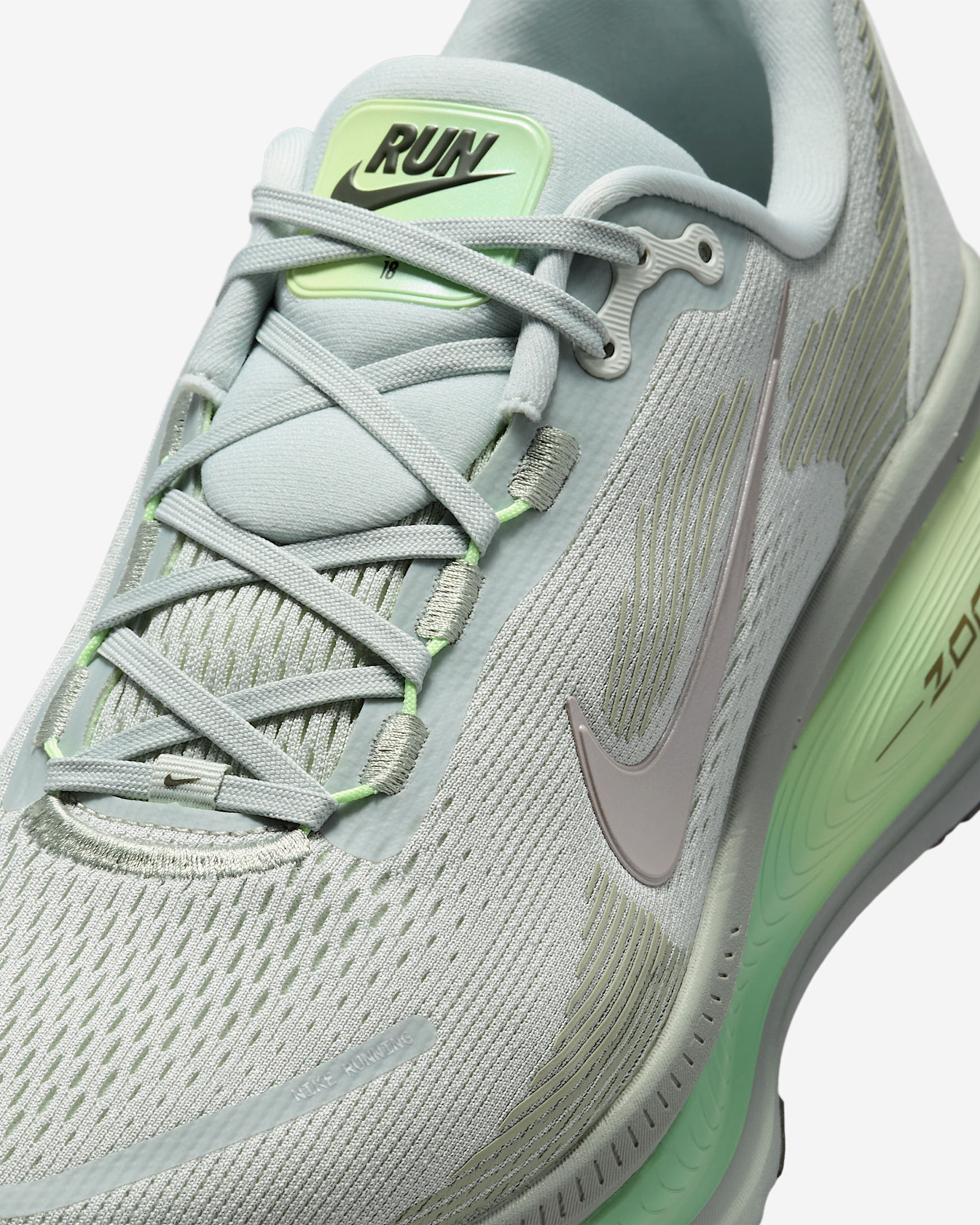 Nike Vomero 18 Men's Road Running Shoes - 7