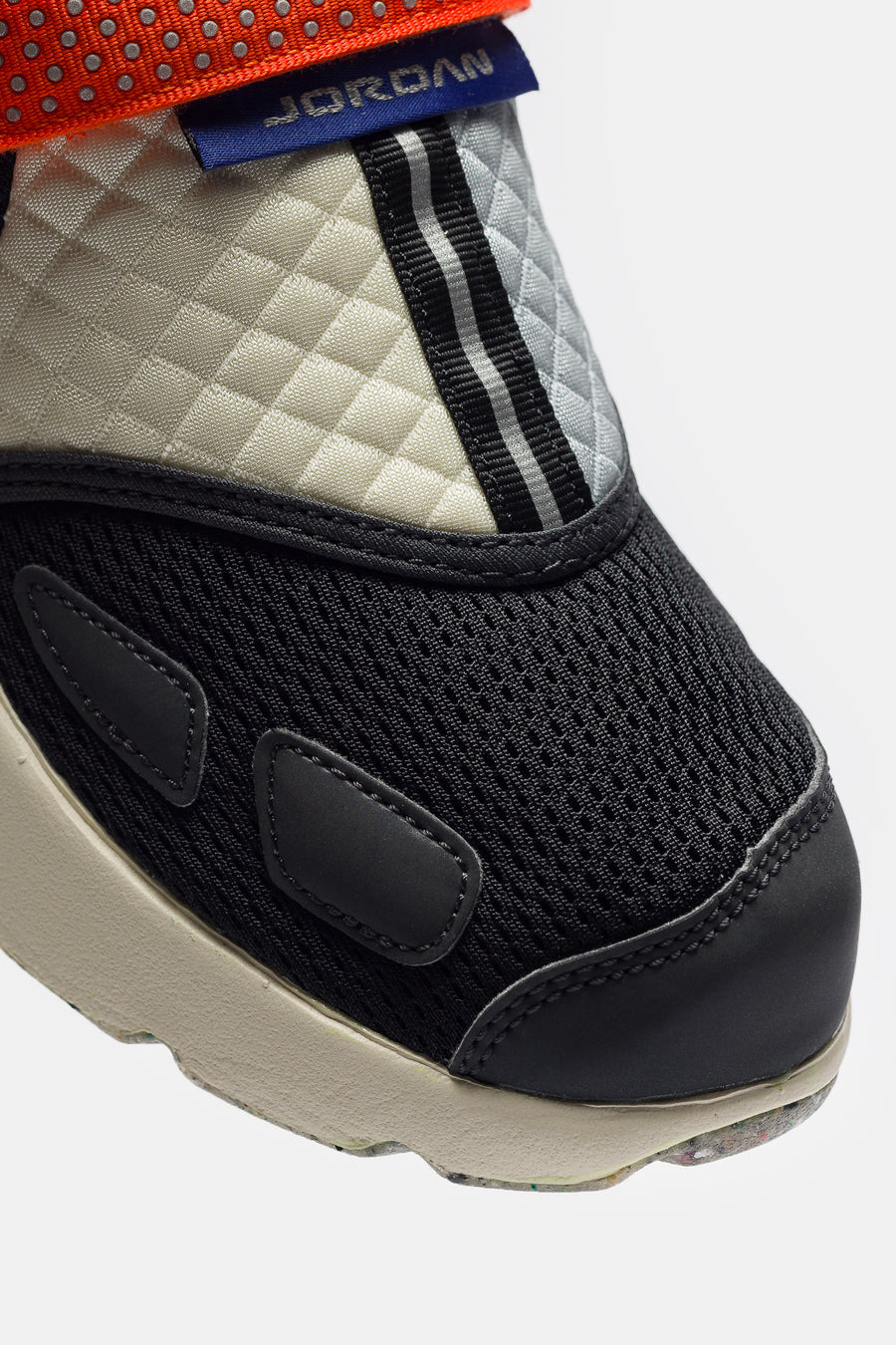 Jordan Trunner LX Sneaker in Black/White/Coconut Milk/Orange Blaze - 6