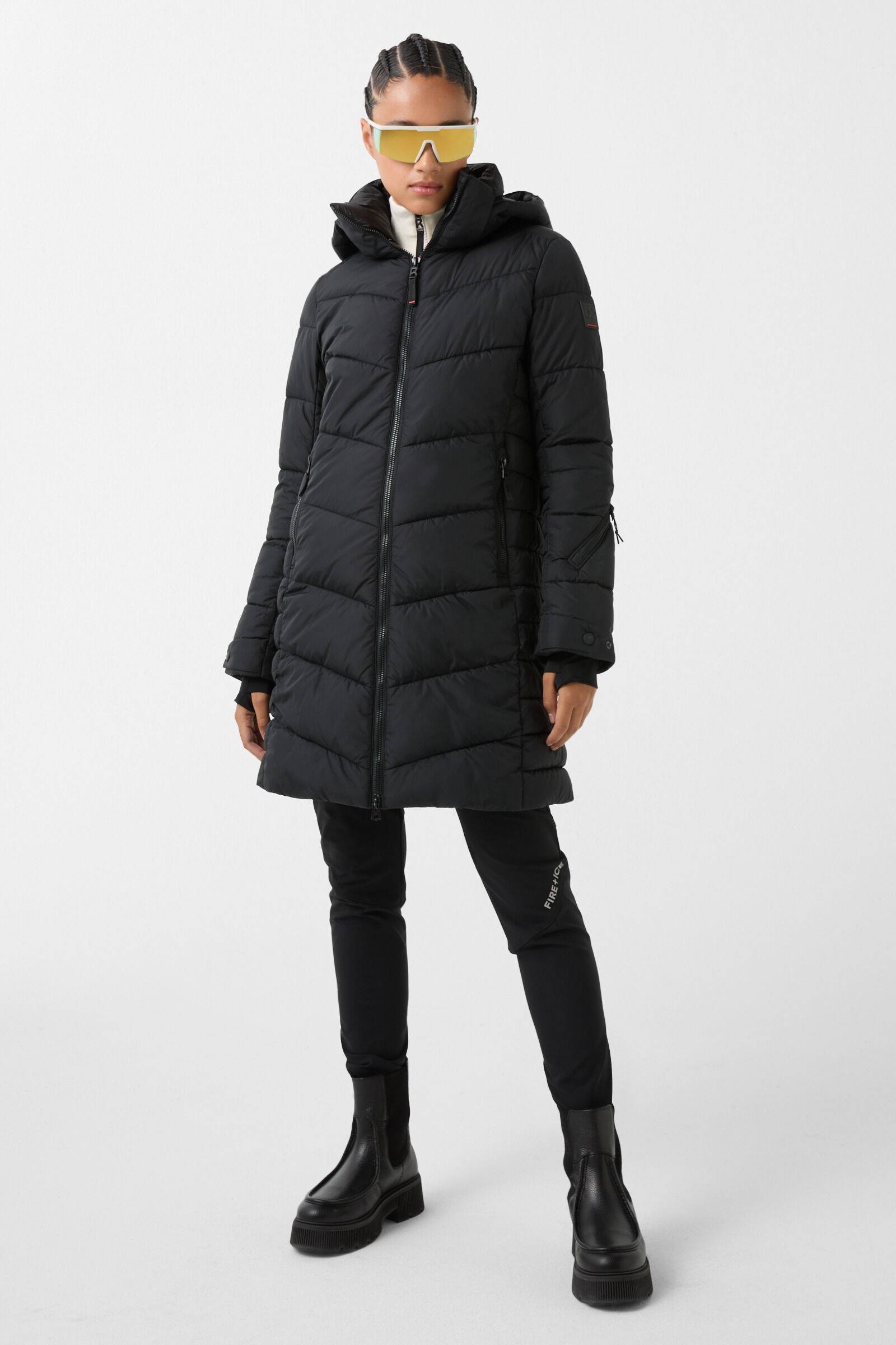 Aenny Quilted coat in Black - 4