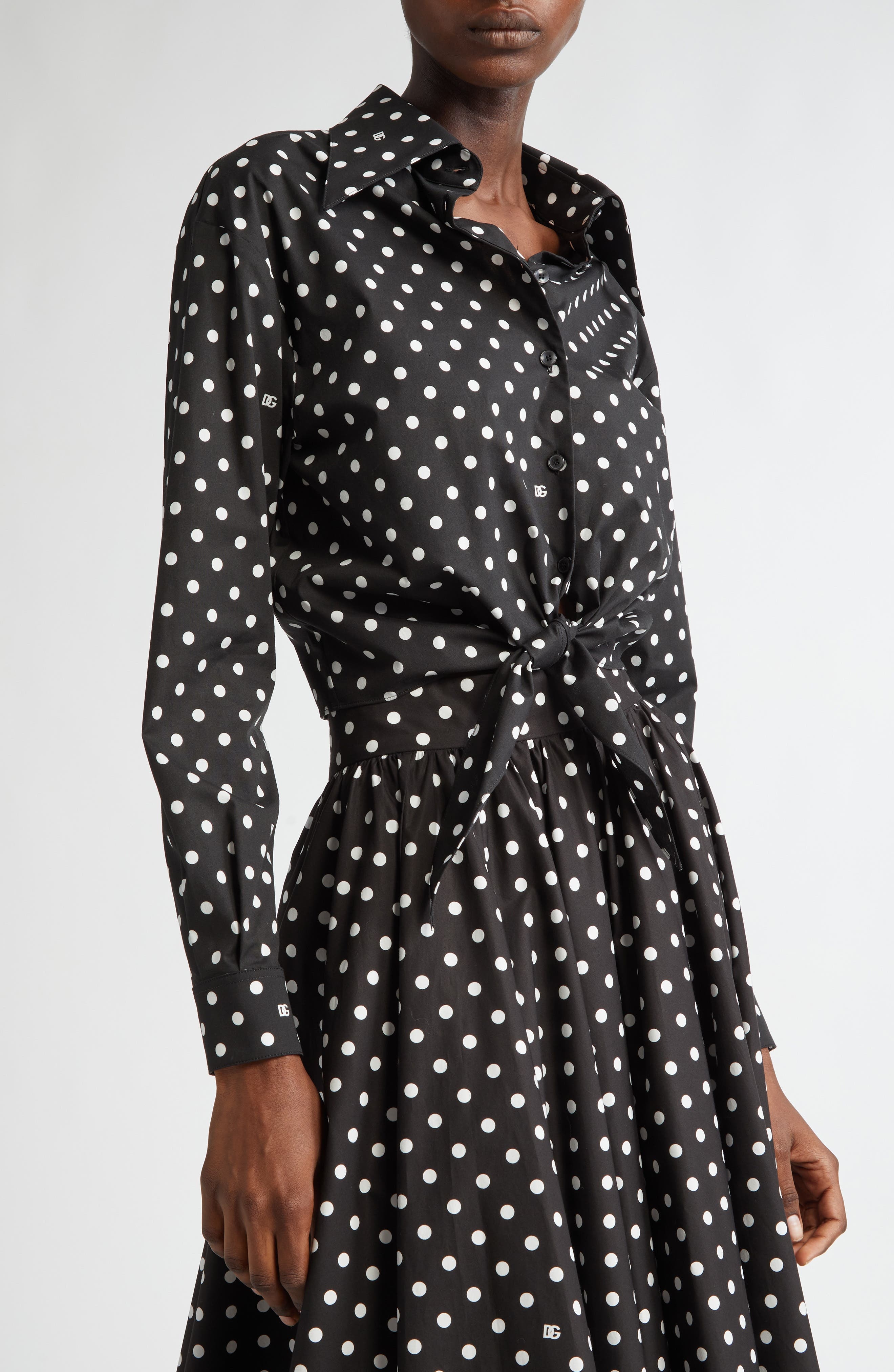 Dolce&Gabbana Polka Dot Long Sleeve Button-Up Crop Shirt in Hnzqw Pois Picc 0 8 F.nero at Nordstrom - 5