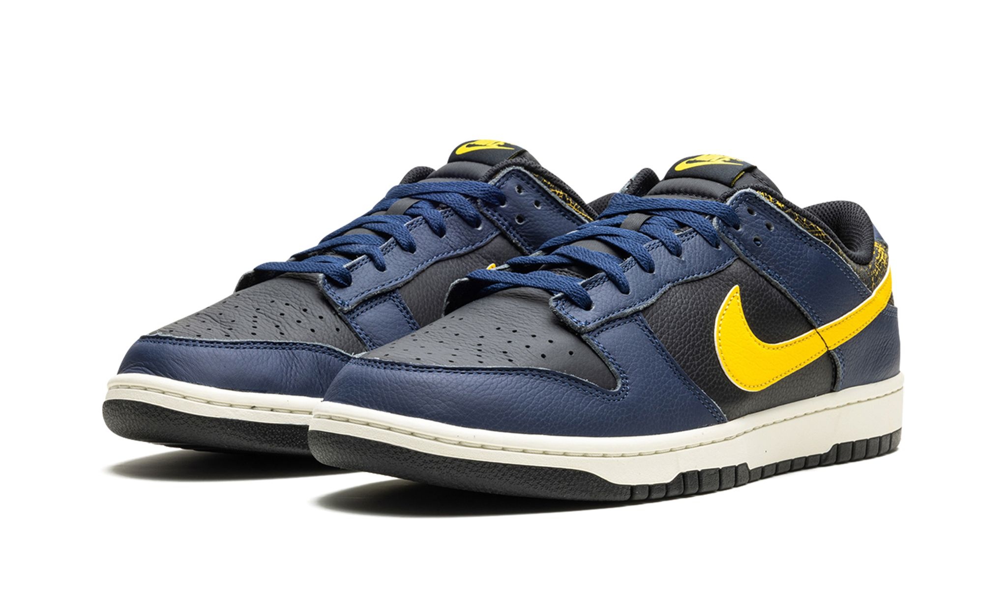 Dunk Low Vintage "Michigan" - 2