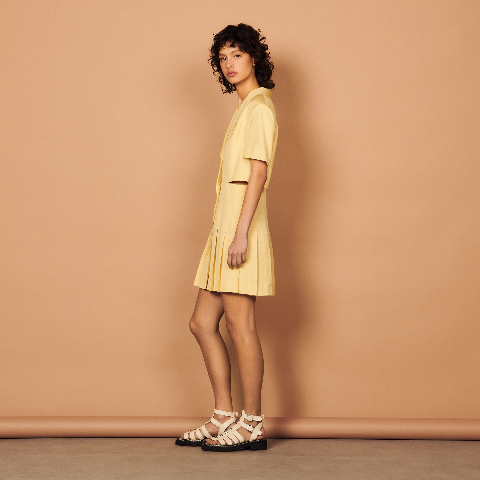 Tailored dress with cut-outs - 3