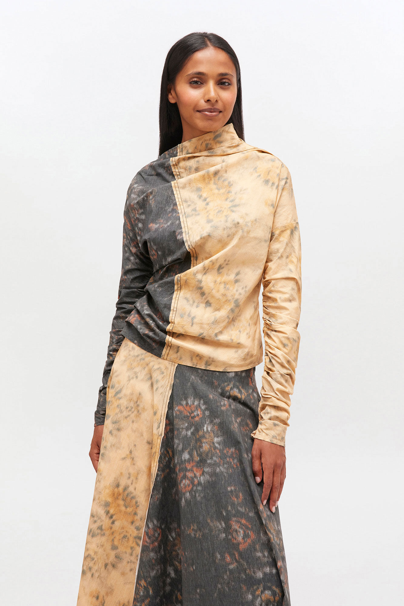 BLACK AND BEIGE RUCHED TOP - 2