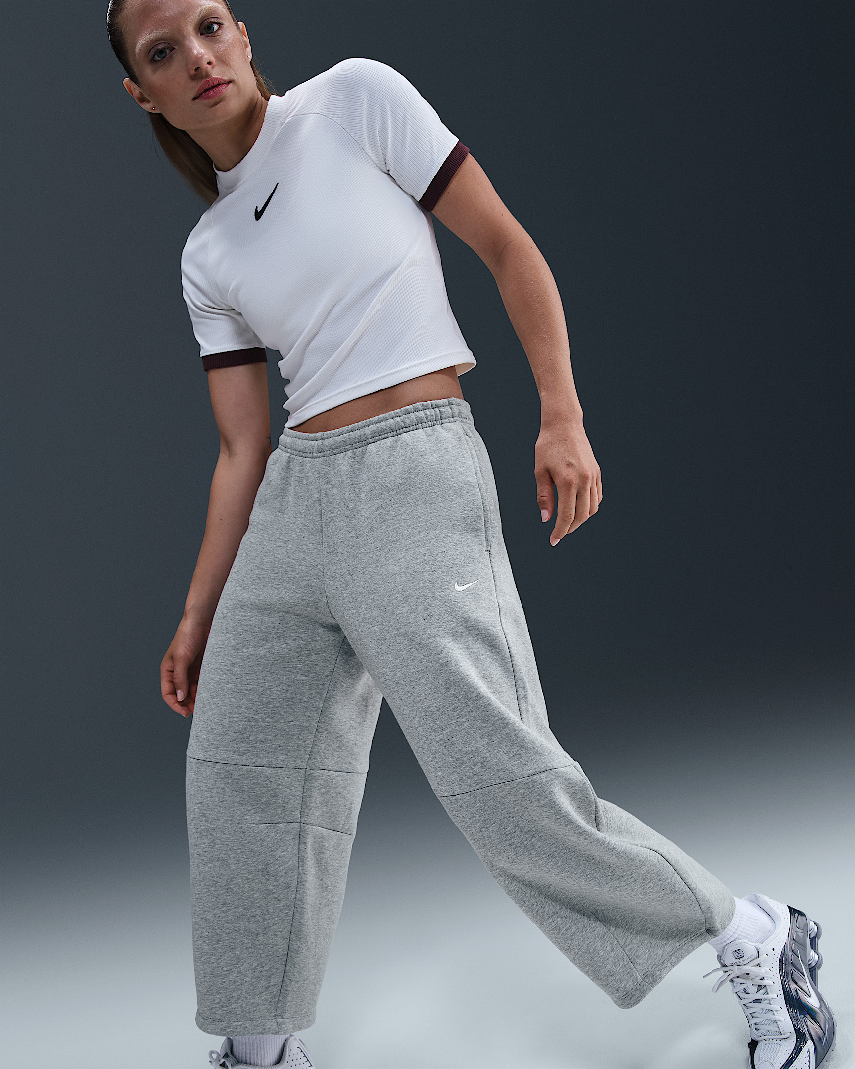 Nike Sportswear Phoenix Fleece Women's Loose Mid-Rise Barrel Pants - 5
